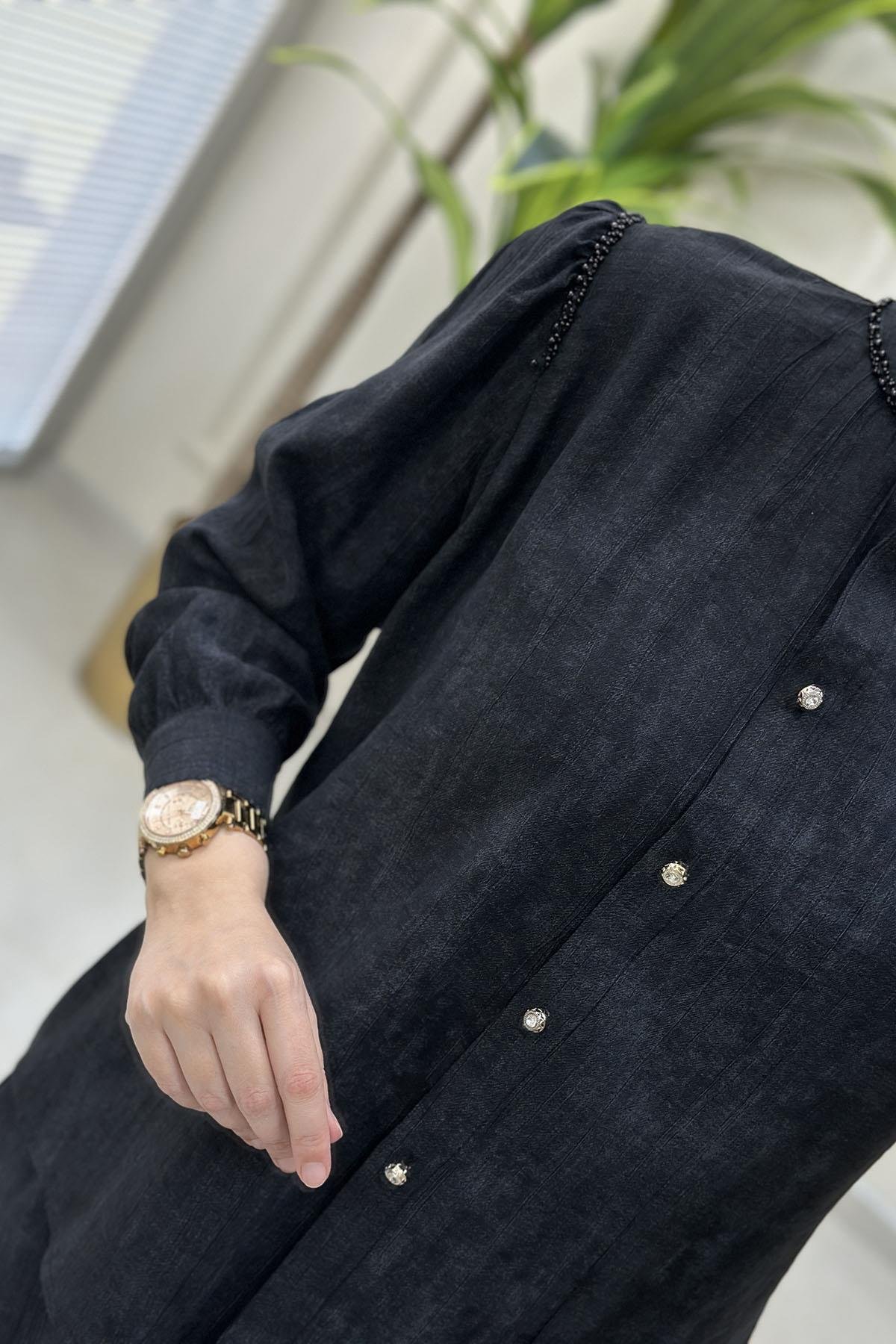 Tesettür Etekli TakımYaka ve Omuz İnci Detaylı Gömlek ve Kloş Etek Kadın İkili Takım Siyah CNR 2176