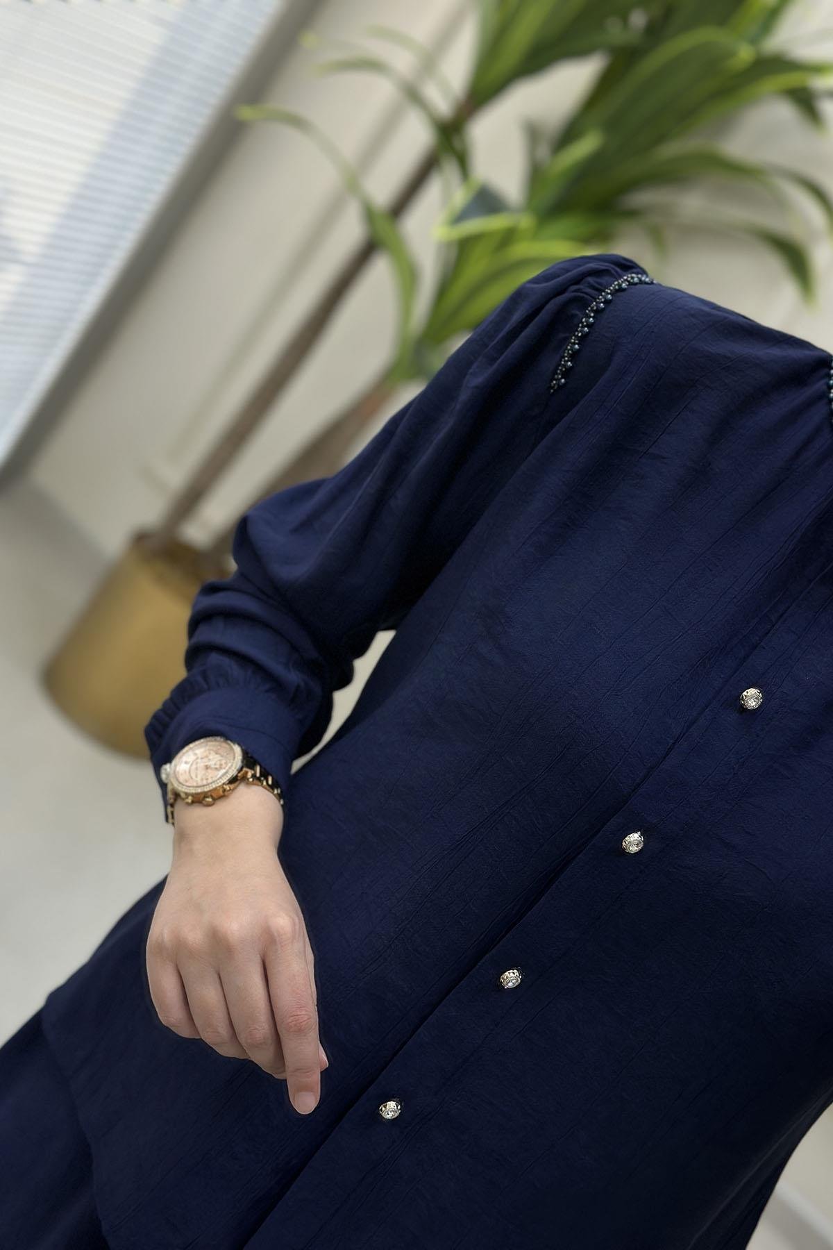 Tesettür Etekli TakımYaka ve Omuz İnci Detaylı Gömlek ve Kloş Etek Kadın İkili Takım Lacivert CNR 2176