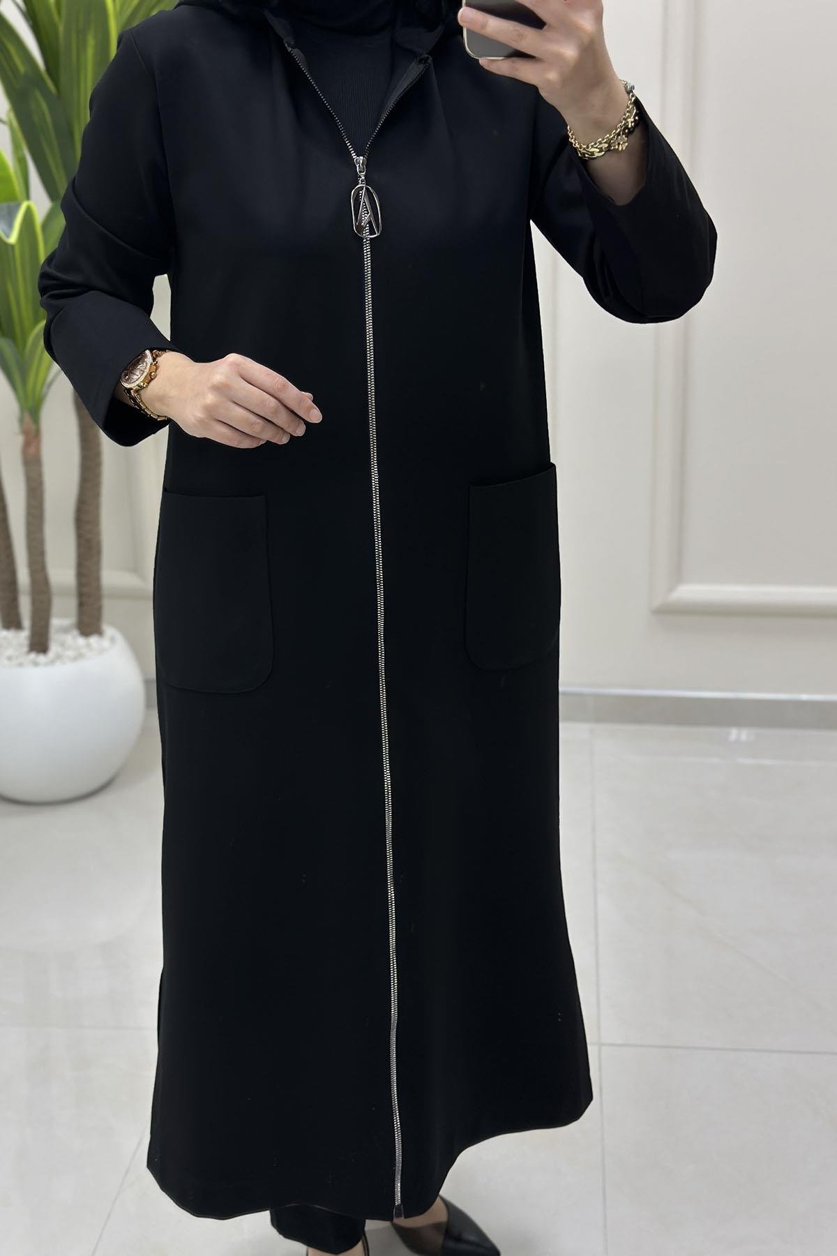 Tesettür Giy Çık KapArmine Trend Önü Fermuarlı Kapüşonu Kürklü Kadın Giyçık Siyah ARM 528