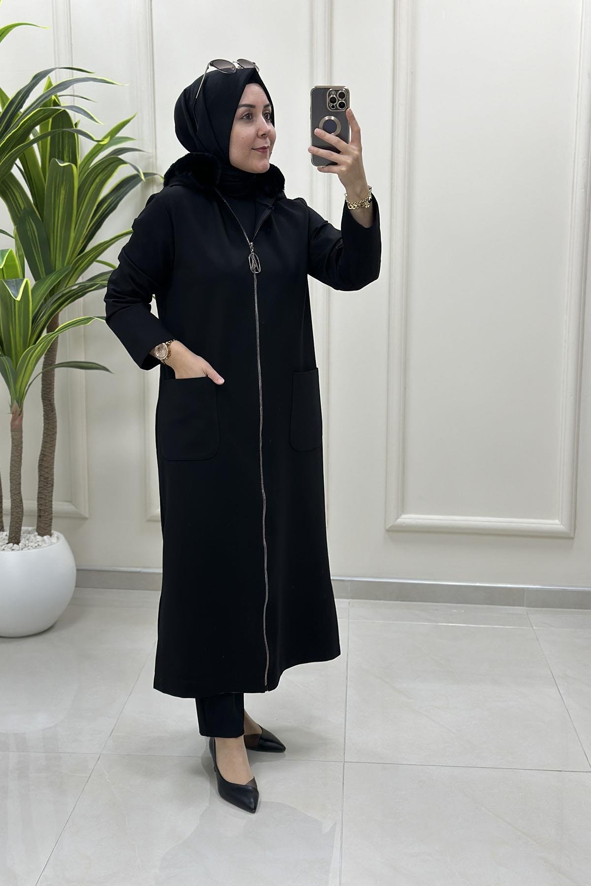 Tesettür Giy Çık KapArmine Trend Önü Fermuarlı Kapüşonu Kürklü Kadın Giyçık Siyah ARM 528