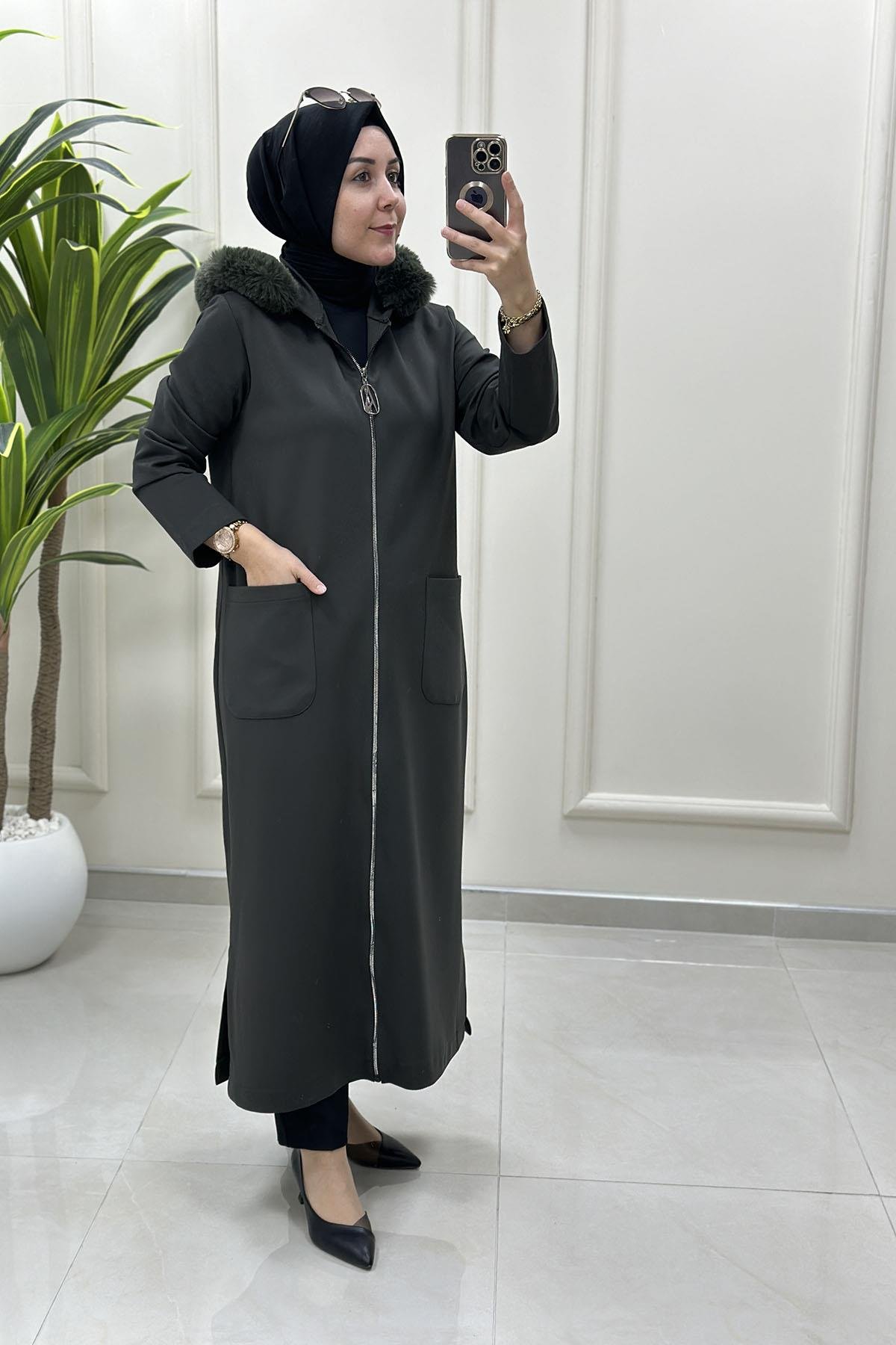 Tesettür Giy Çık KapArmine Trend Önü Fermuarlı Kapüşonu Kürklü Kadın Giyçık Haki ARM 528