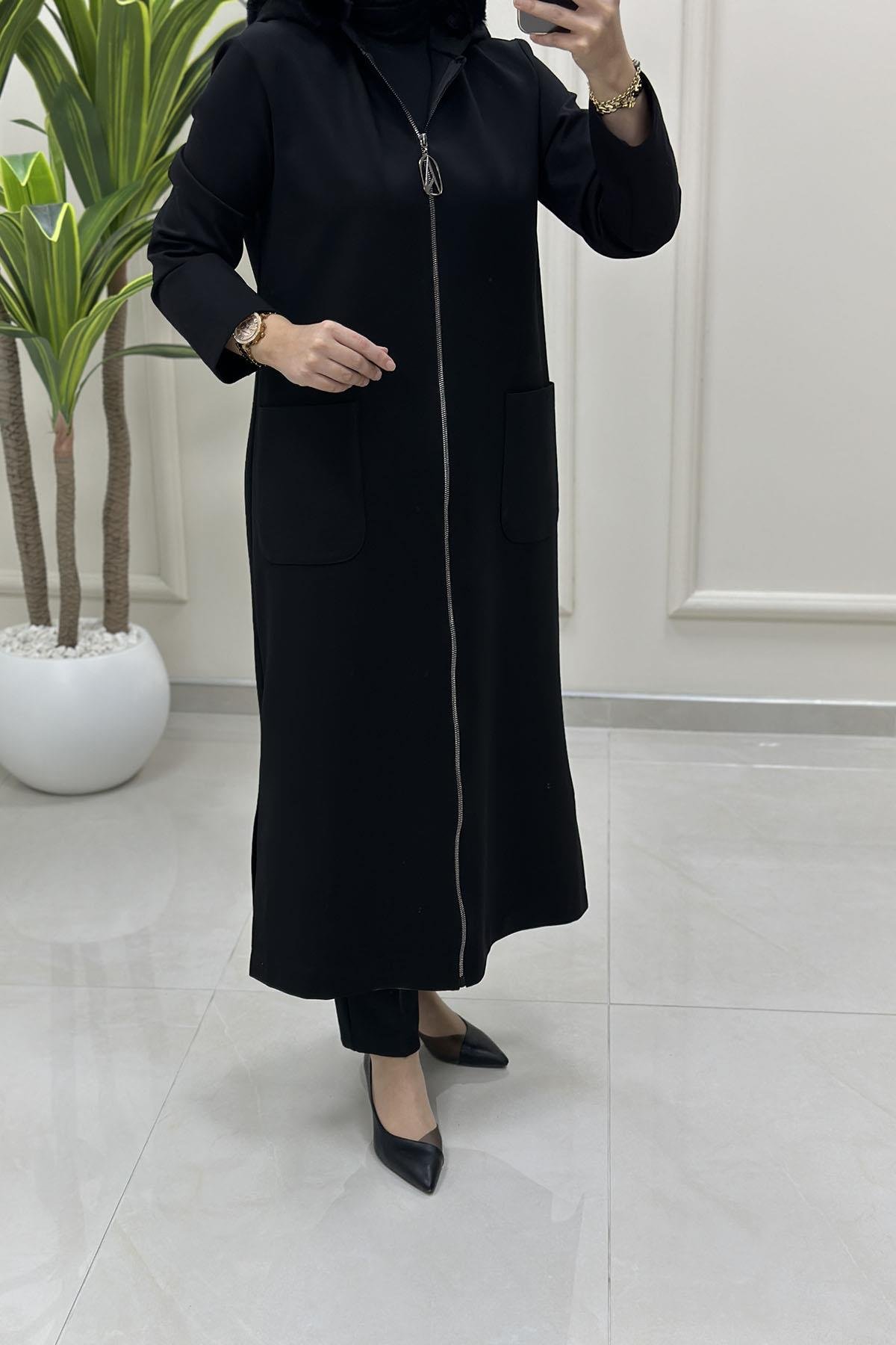 Tesettür Giy Çık KapArmine Trend Önü Fermuarlı Kapüşonu Kürklü Kadın Giyçık Siyah ARM 528