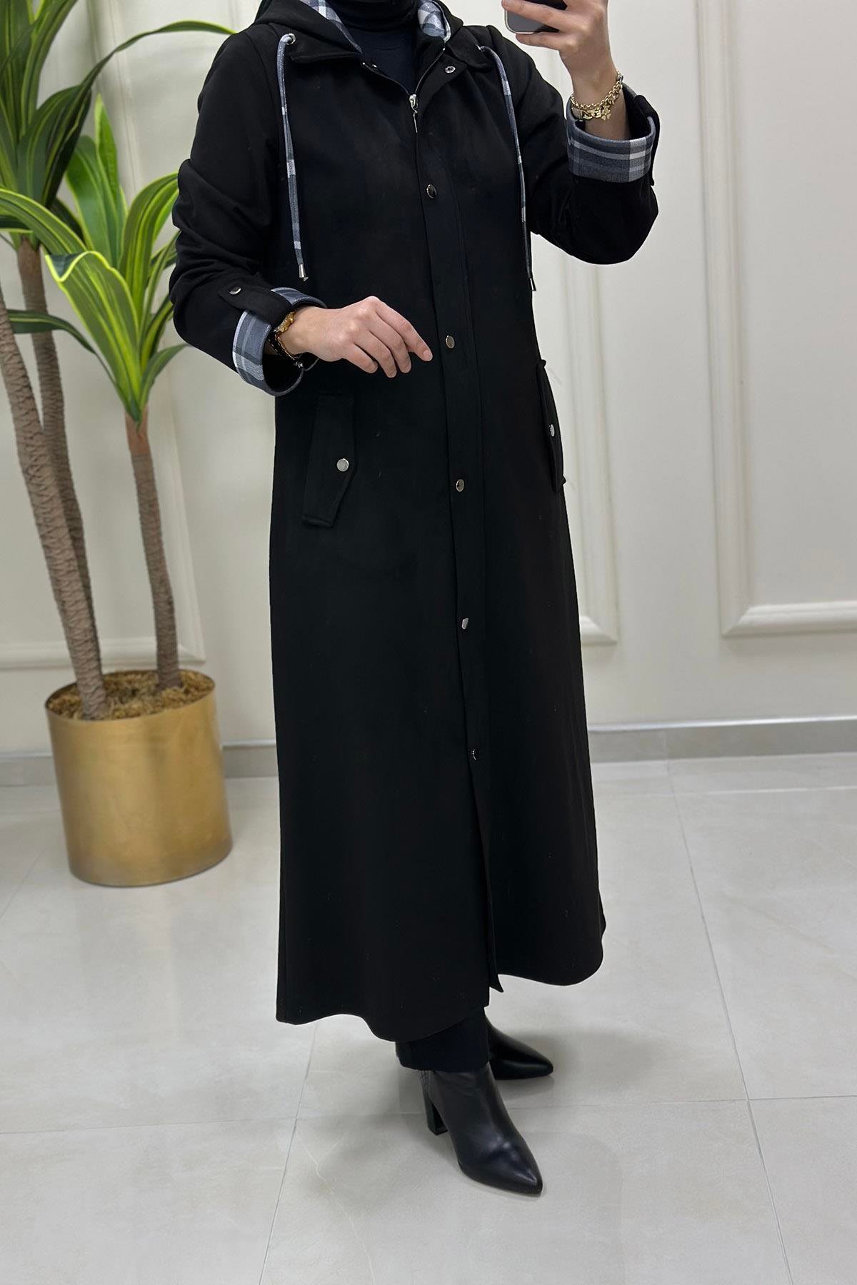 Tesettür Giy Çık KapBurbery Desen Garnili Önü Fermuar ve Çıtçıtlı Kadın Süet Kap Siyah BRL 6131