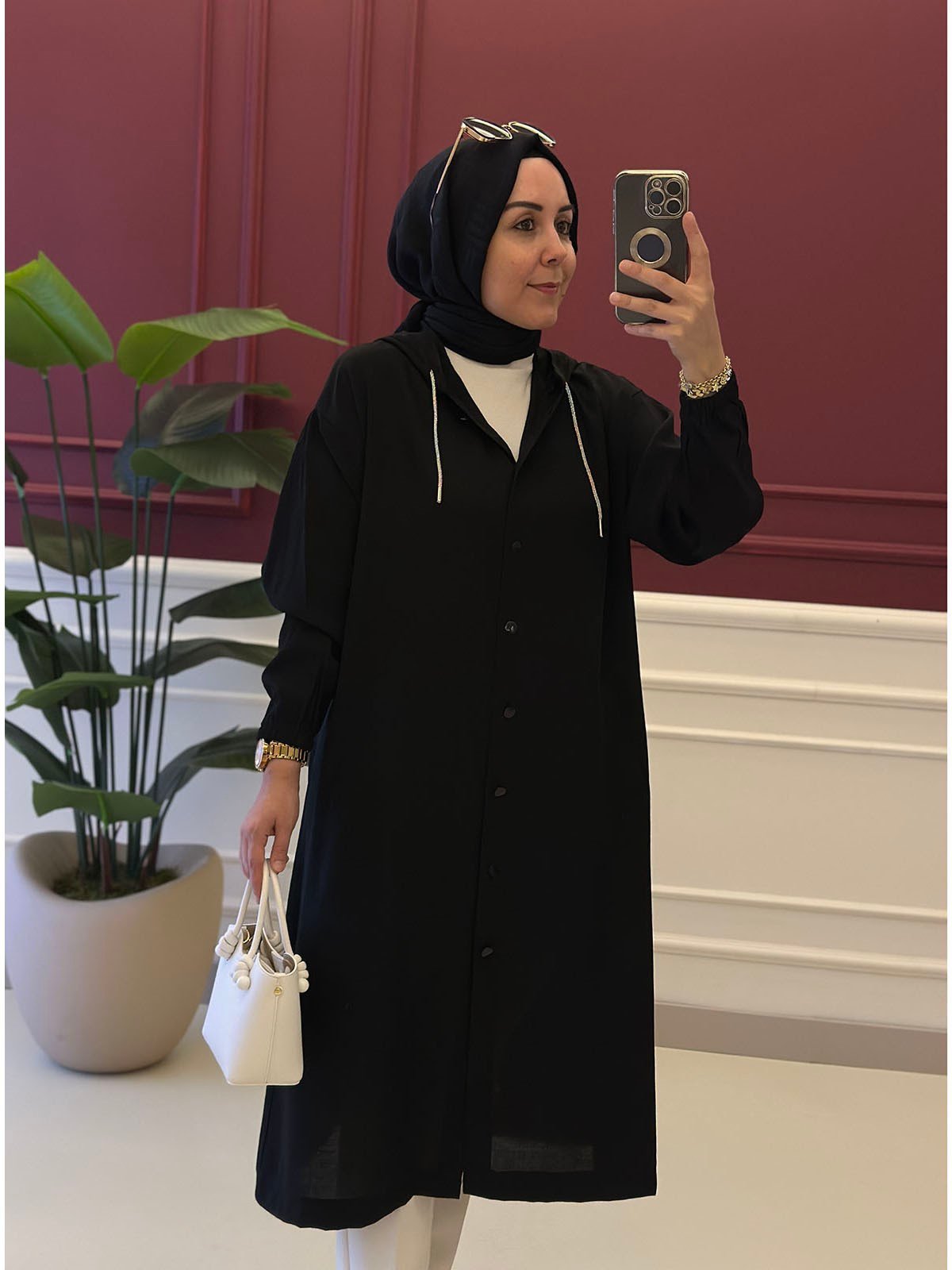 Tesettür Giy Çık KapDüşük Omuz Önü Düğmeli Cepli Kadın Giyçık Kap Siyah GNR 256