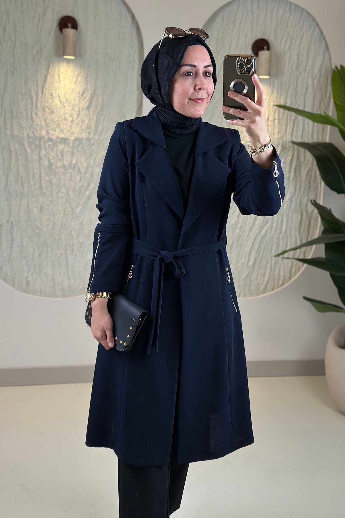 Tesettür Giy Çık KapKruvaze Yaka Kol Fermuarlı Cepli Kuşaklı Kadın Giyçık Lacivert MLH 2692