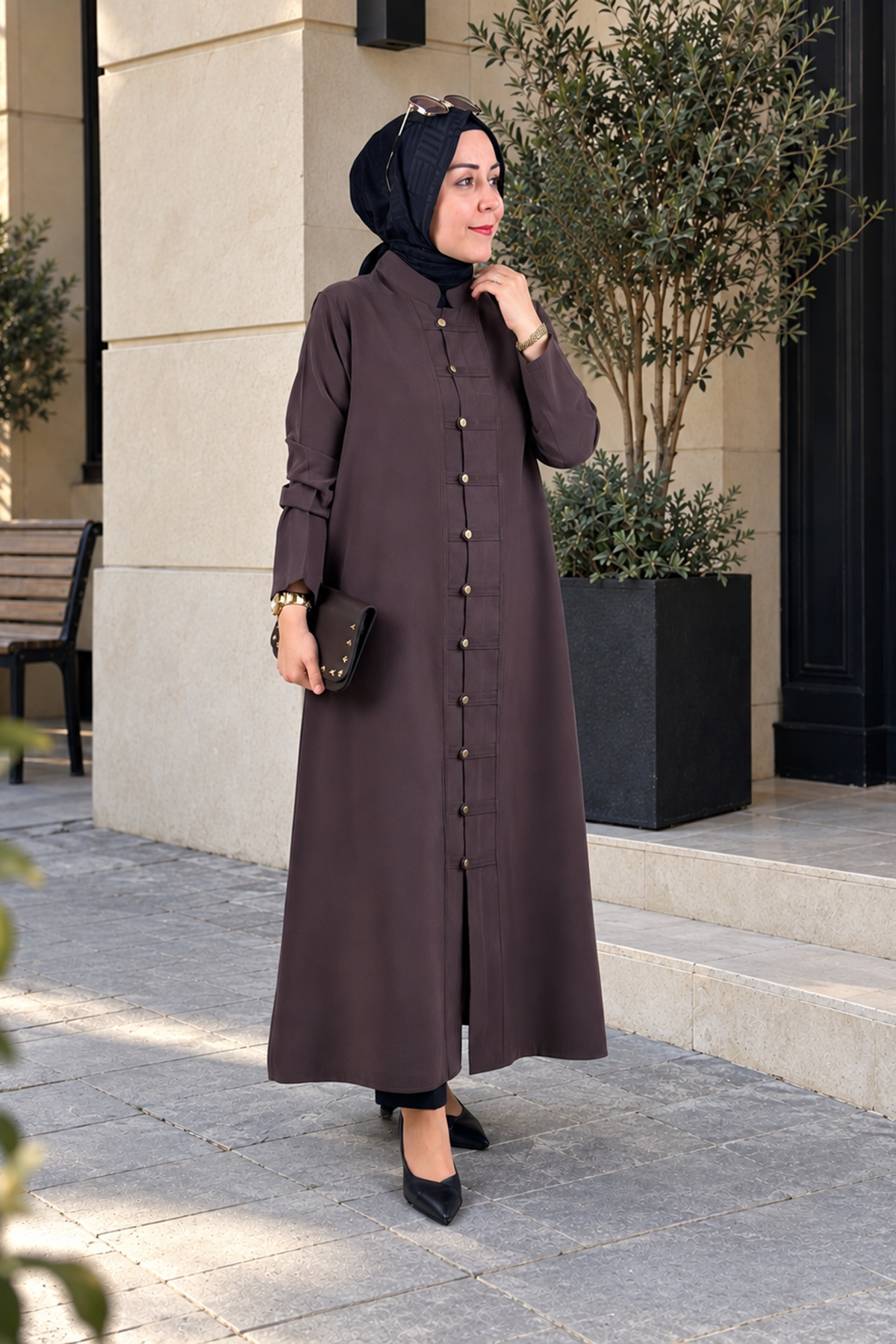 Tesettür Giy Çık KapModal Tensel Önü Biritli Düğmeli Uzun Kadın Giyçık Kap Kahverengi KADO 268580