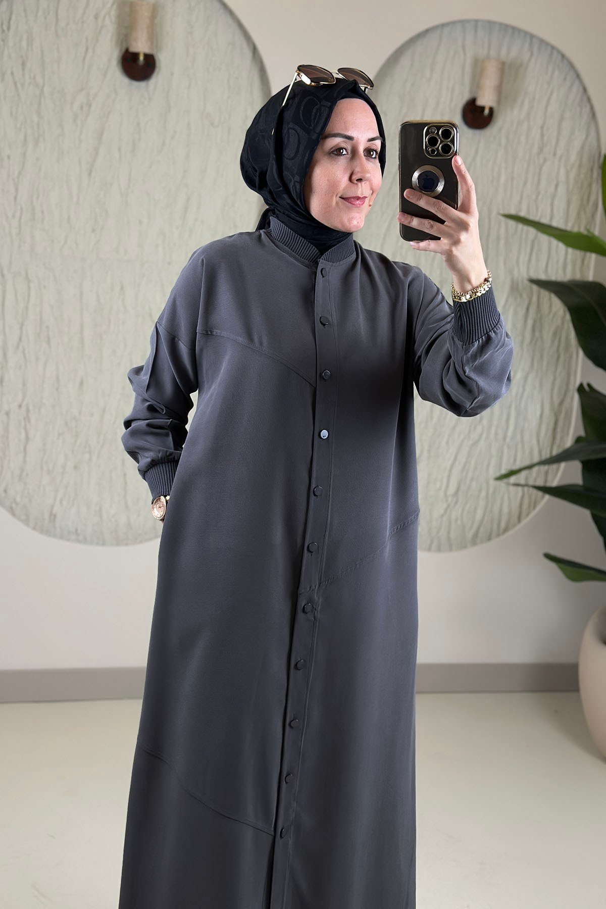 Tesettür Giy Çık KapModal Tensel Önü Düğmeli Ribanalı Uzun Kadın Giyçık Kap Gri KADO 268478