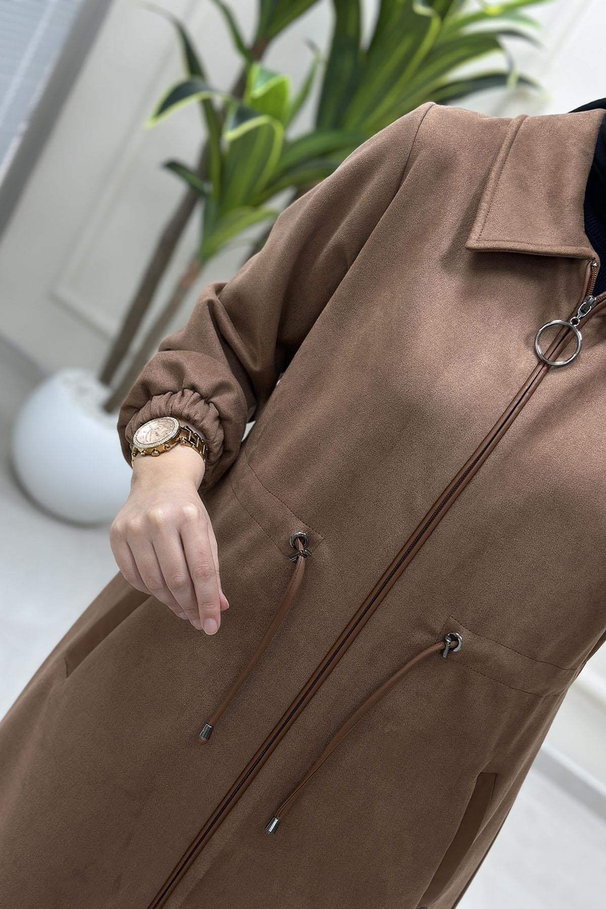 Tesettür Giy Çık KapÖnü Fermuarlı Beli Büzgülü Kadın Süet Kap Açık Taba BRL 7205