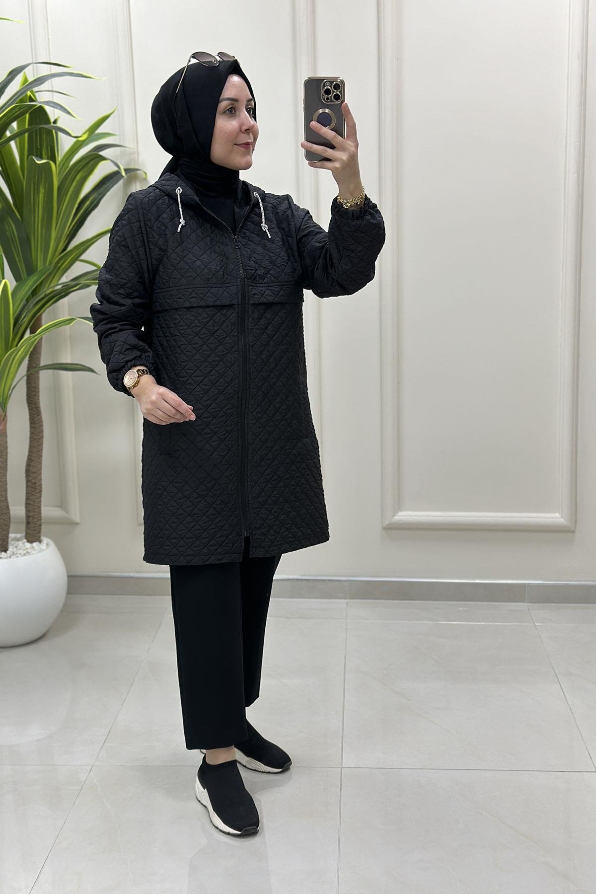 Tesettür Giy Çık KapÖnü Fermuarlı Cepli Kolu Büzgülü Kadın Kapitone Giyçık Siyah GNR 219