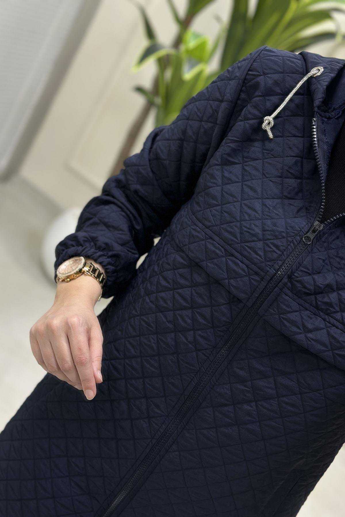 Tesettür Giy Çık KapÖnü Fermuarlı Cepli Kolu Büzgülü Kadın Kapitone Giyçık Lacivert GNR 219