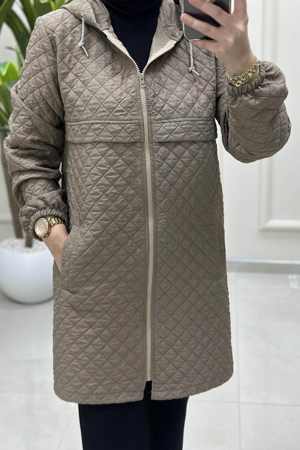 Tesettür Giy Çık KapÖnü Fermuarlı Cepli Kolu Büzgülü Kadın Kapitone Giyçık Vizon GNR 219