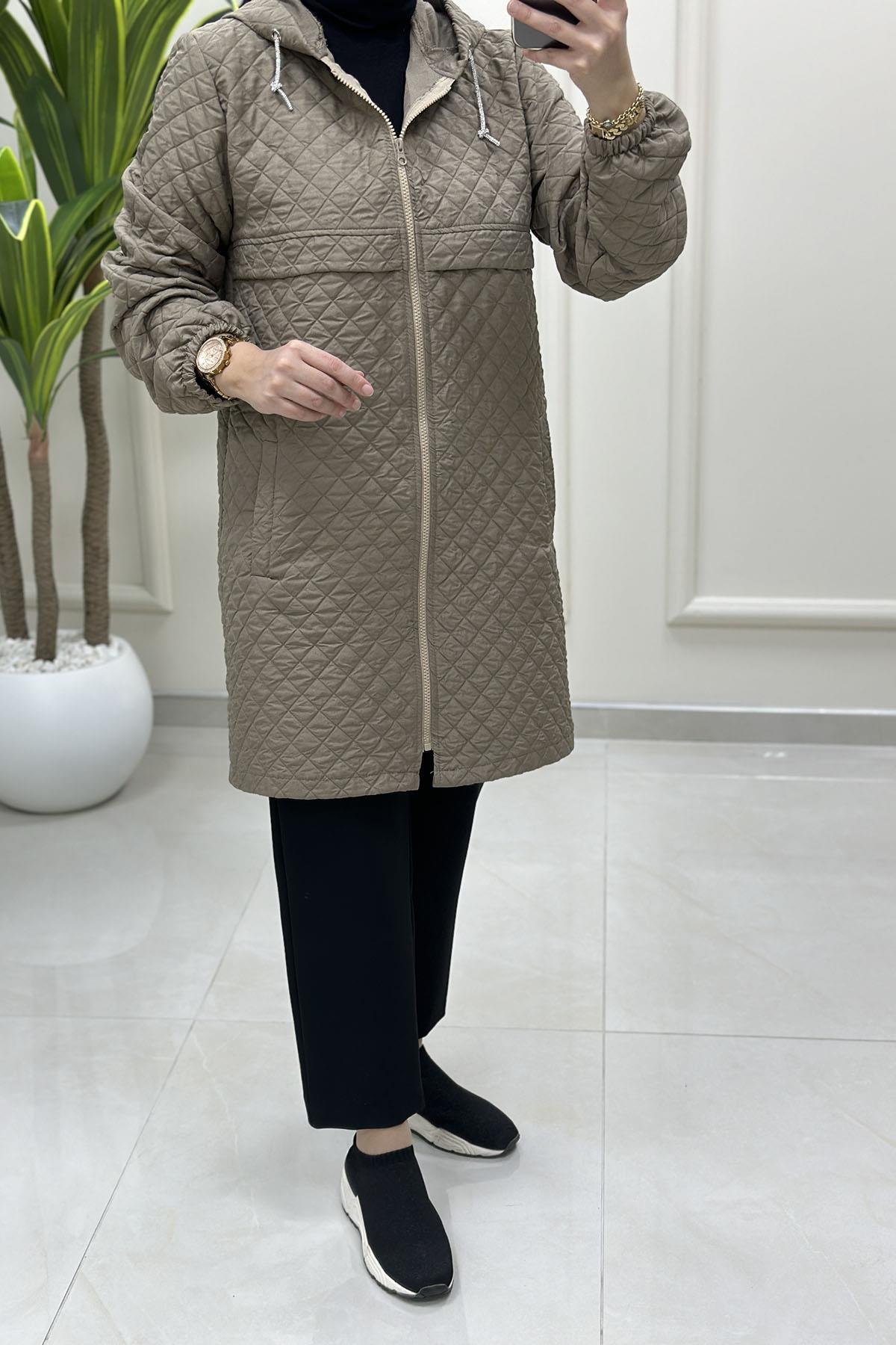 Tesettür Giy Çık KapÖnü Fermuarlı Cepli Kolu Büzgülü Kadın Kapitone Giyçık Vizon GNR 219