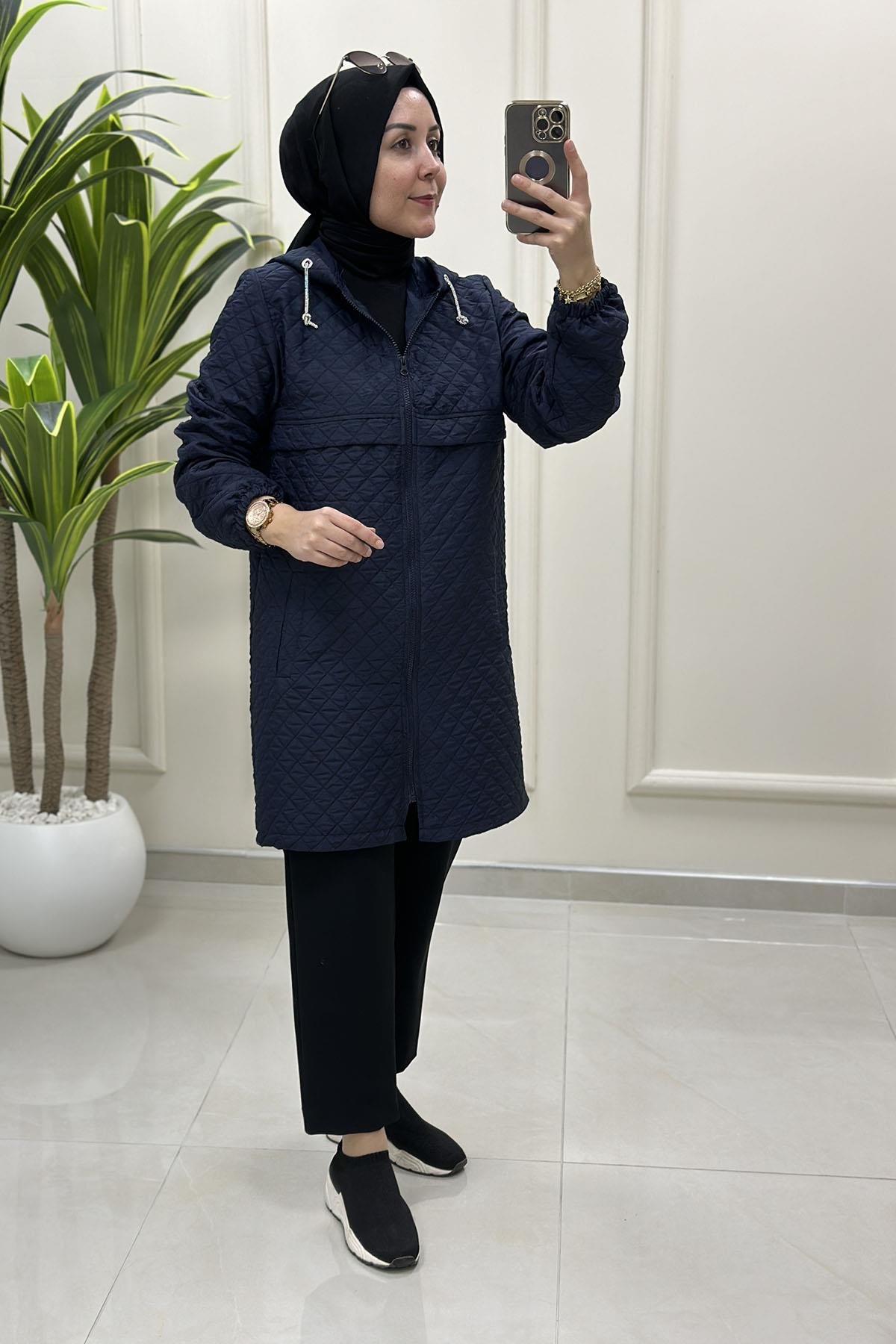 Tesettür Giy Çık KapÖnü Fermuarlı Cepli Kolu Büzgülü Kadın Kapitone Giyçık Lacivert GNR 219