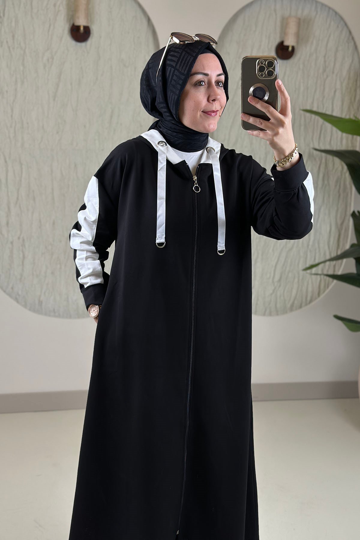 Tesettür Giy Çık KapÖnü Fermuarlı Kol Şerit Detaylı Tam Boy Giyçık Kap Siyah SHE 270