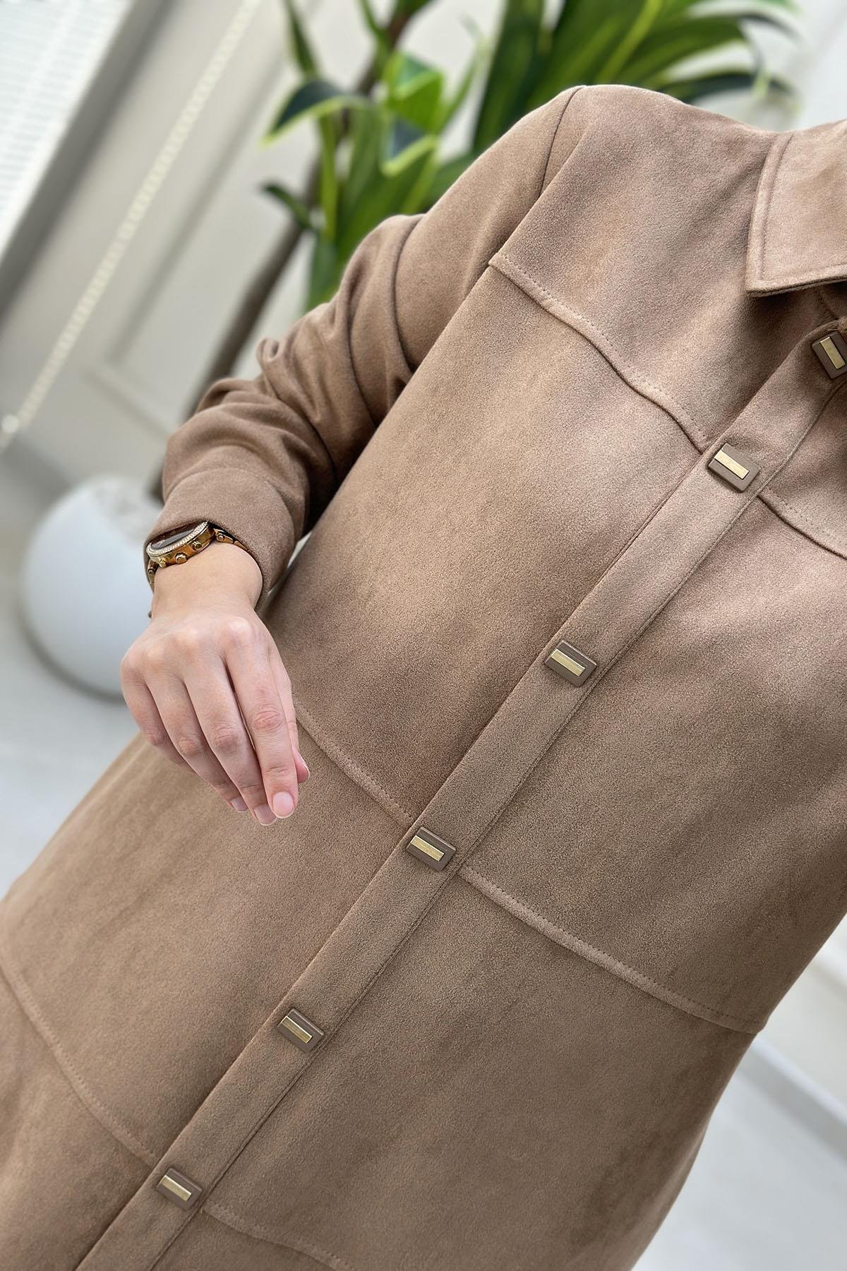 Tesettür Giy Çık KapSüet Önü Çıtçıtlı Kolu Manşetli Kadın Giyçık Kap Bej BRL 7210