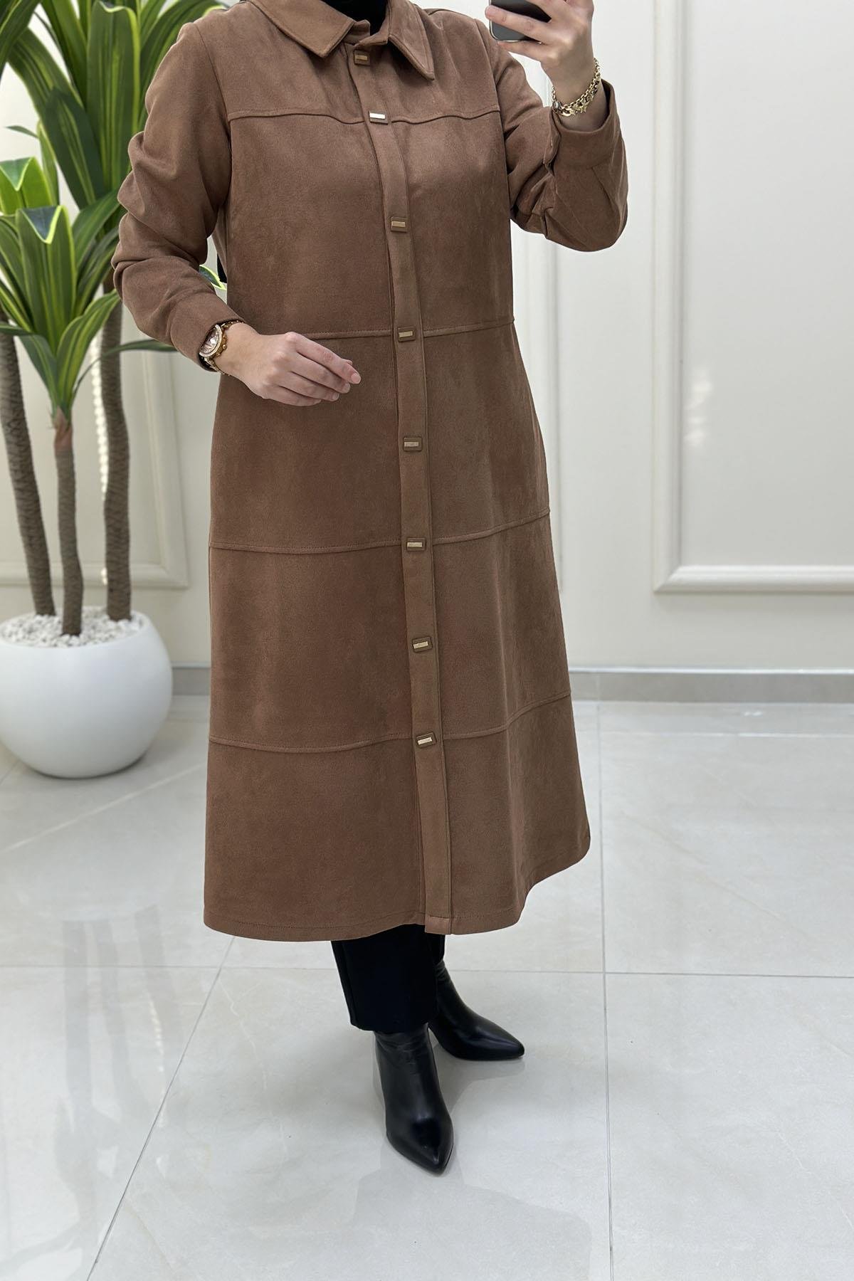 Tesettür Giy Çık KapSüet Önü Çıtçıtlı Kolu Manşetli Kadın Giyçık Kap Taba BRL 7210