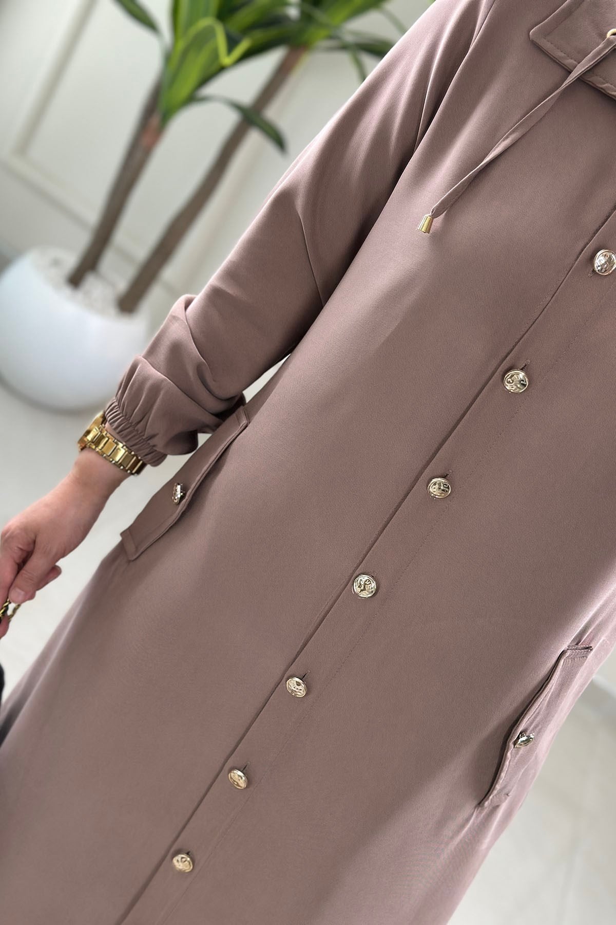 Tesettür Giy Çık KapTensel Önü Düğmeli Kolu Büzgülü Kadın Giyçık Kap Vizon GNR 251