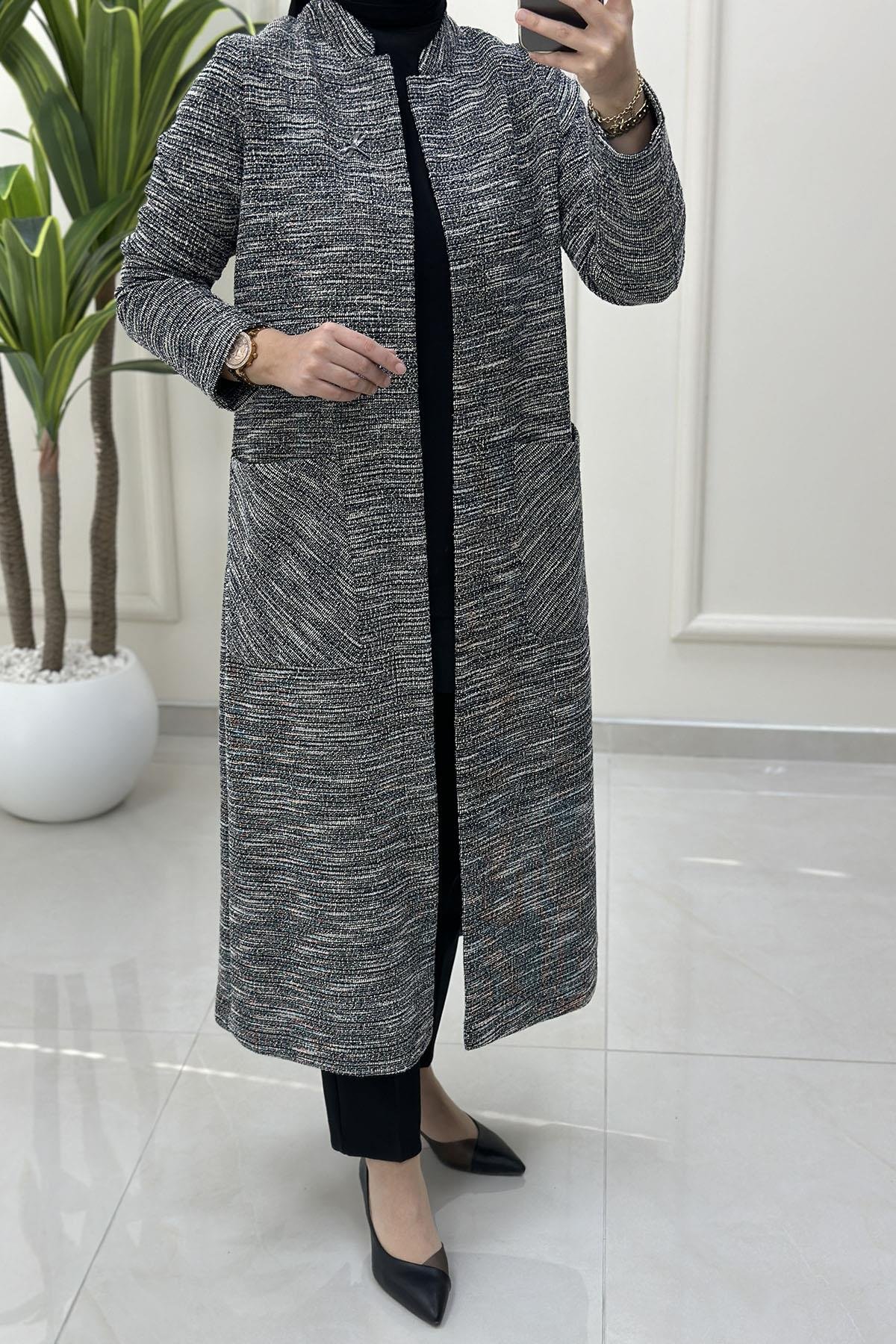 Tesettür HırkaArmine Trend Broş Detaylı Cepli Kadın Tüvit Hırka Siyah ARM 5005