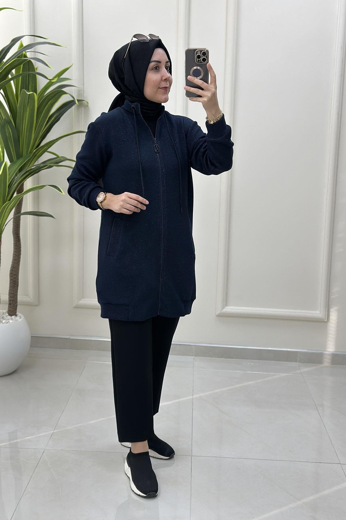 Tesettür HırkaArmine Trend Önü Fermuarlı Cepli Kadın Örme Hırka Lacivert ARM 555