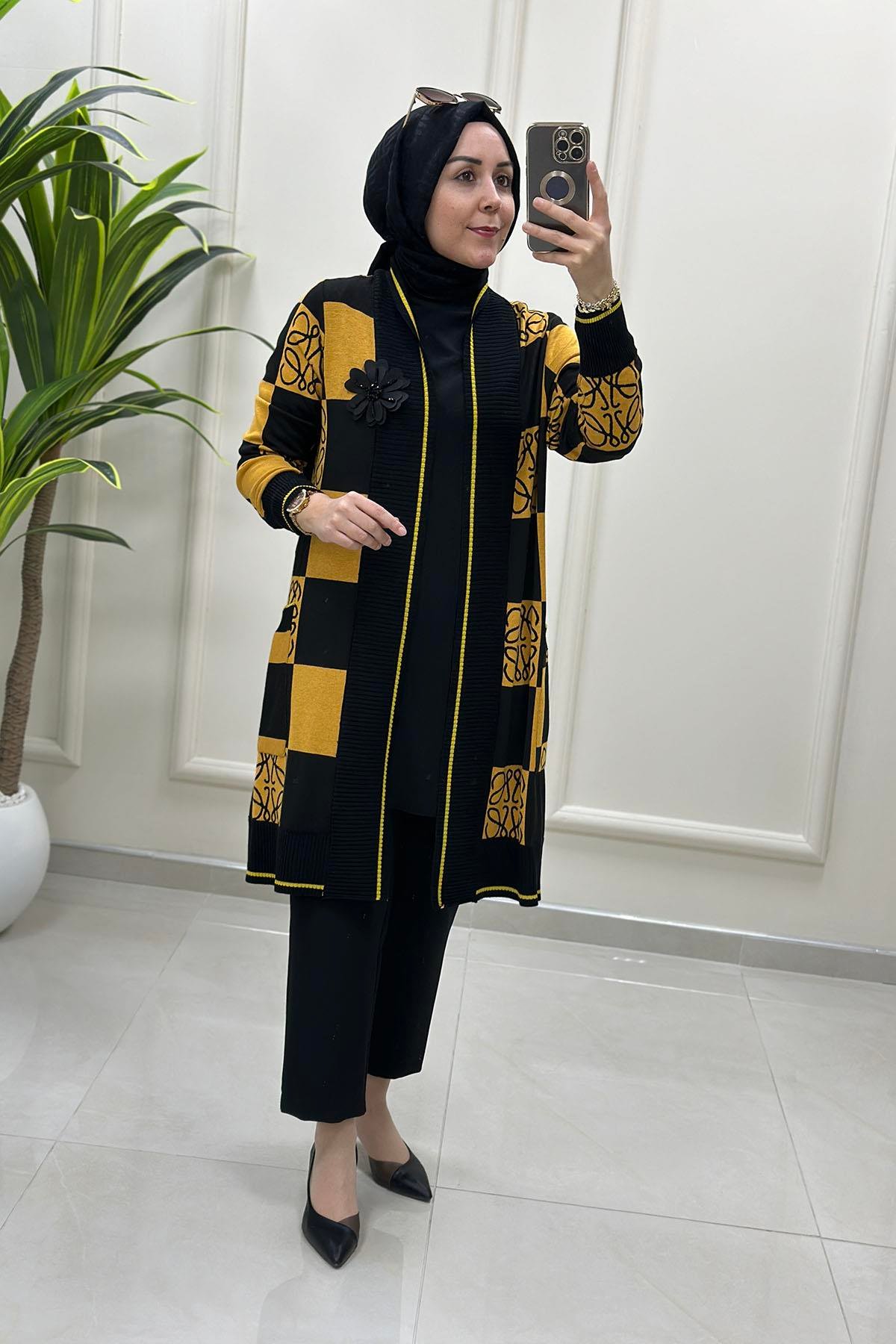 Tesettür HırkaKendinden Desenli Ribanalı Kadın Triko Hırka Hardal ELR 601