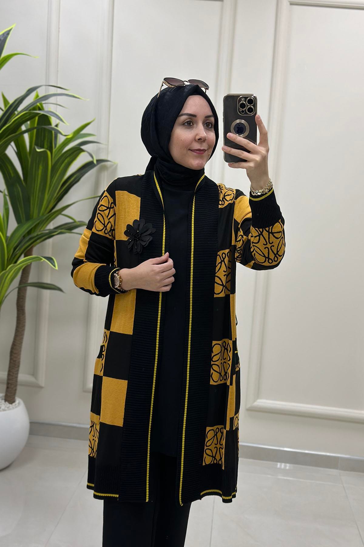 Tesettür HırkaKendinden Desenli Ribanalı Kadın Triko Hırka Hardal ELR 601