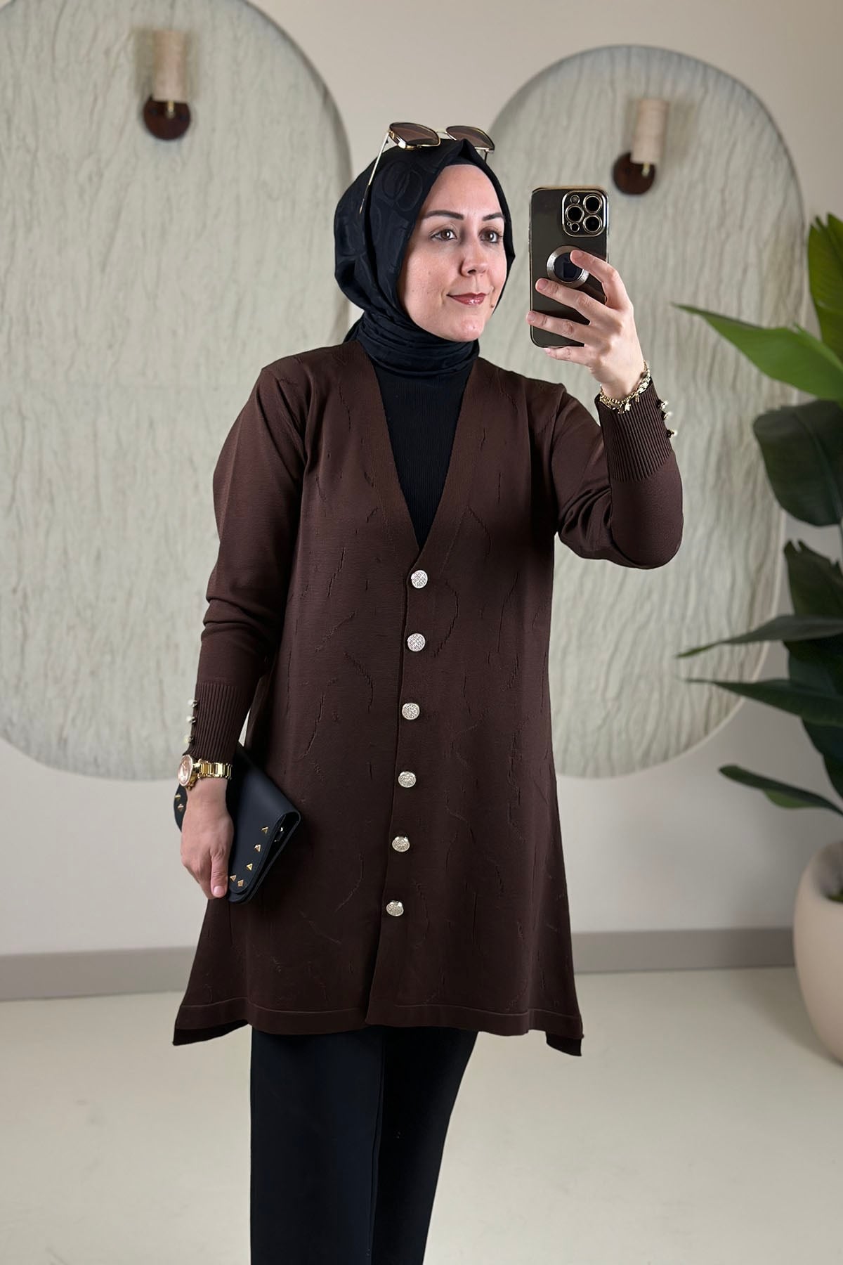 Tesettür HırkaKol Düğme Detaylı Önü Kendinden Desenli Kadın Triko Hırka Kahverengi MLH 629