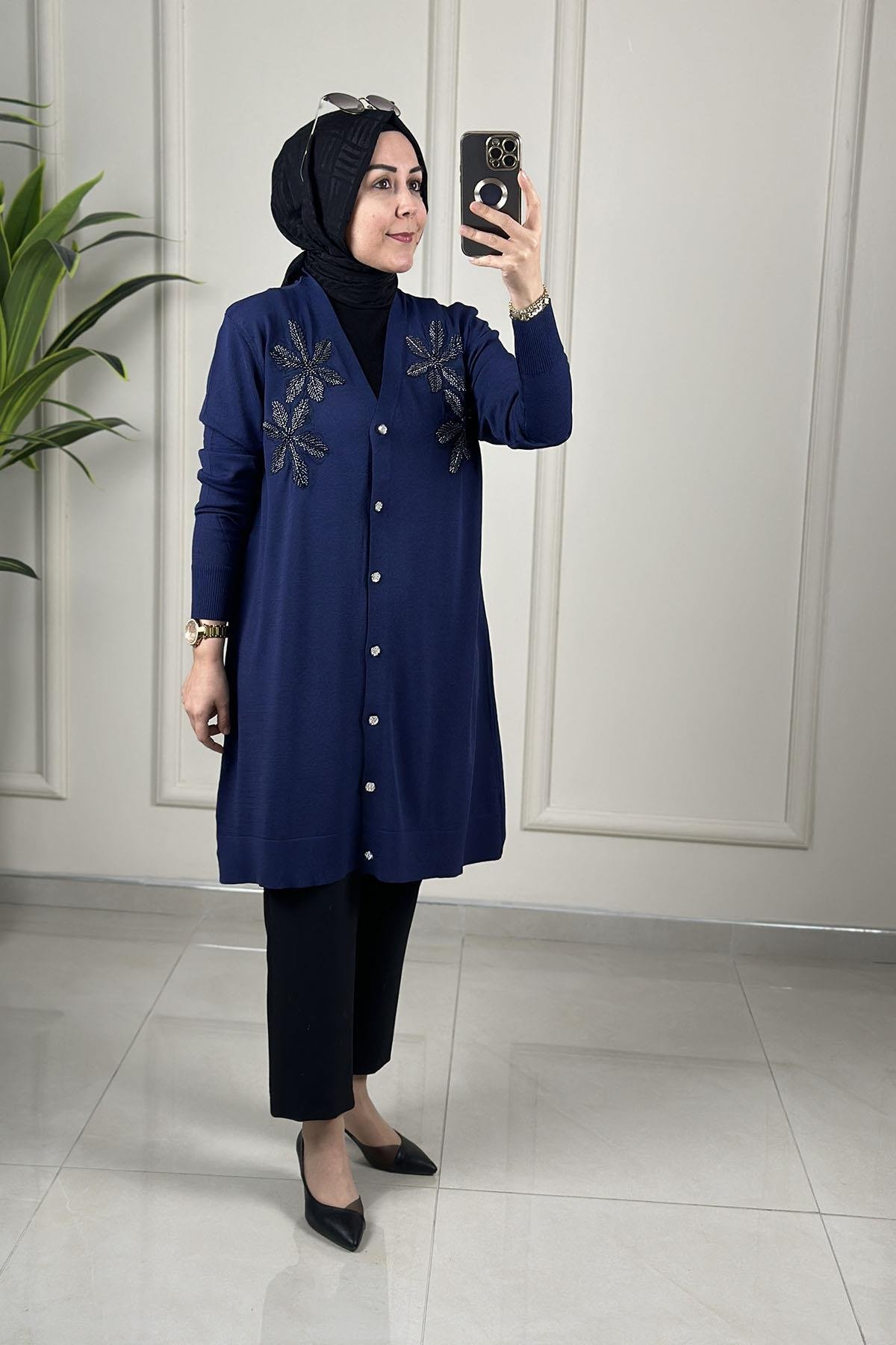 Tesettür HırkaÖnü Düğmeli Çiçek Nakışlı Merserize Kadın Hırka Lacivert SFF 145110