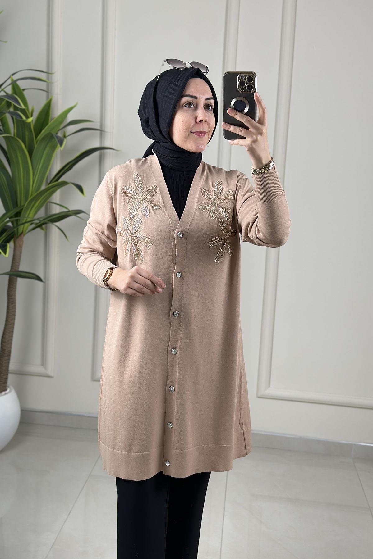 Tesettür HırkaÖnü Düğmeli Çiçek Nakışlı Merserize Kadın Hırka Somon SFF 145110