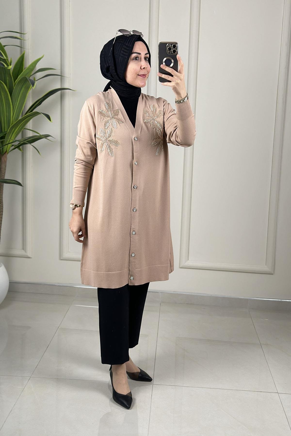 Tesettür HırkaÖnü Düğmeli Çiçek Nakışlı Merserize Kadın Hırka Somon SFF 145110