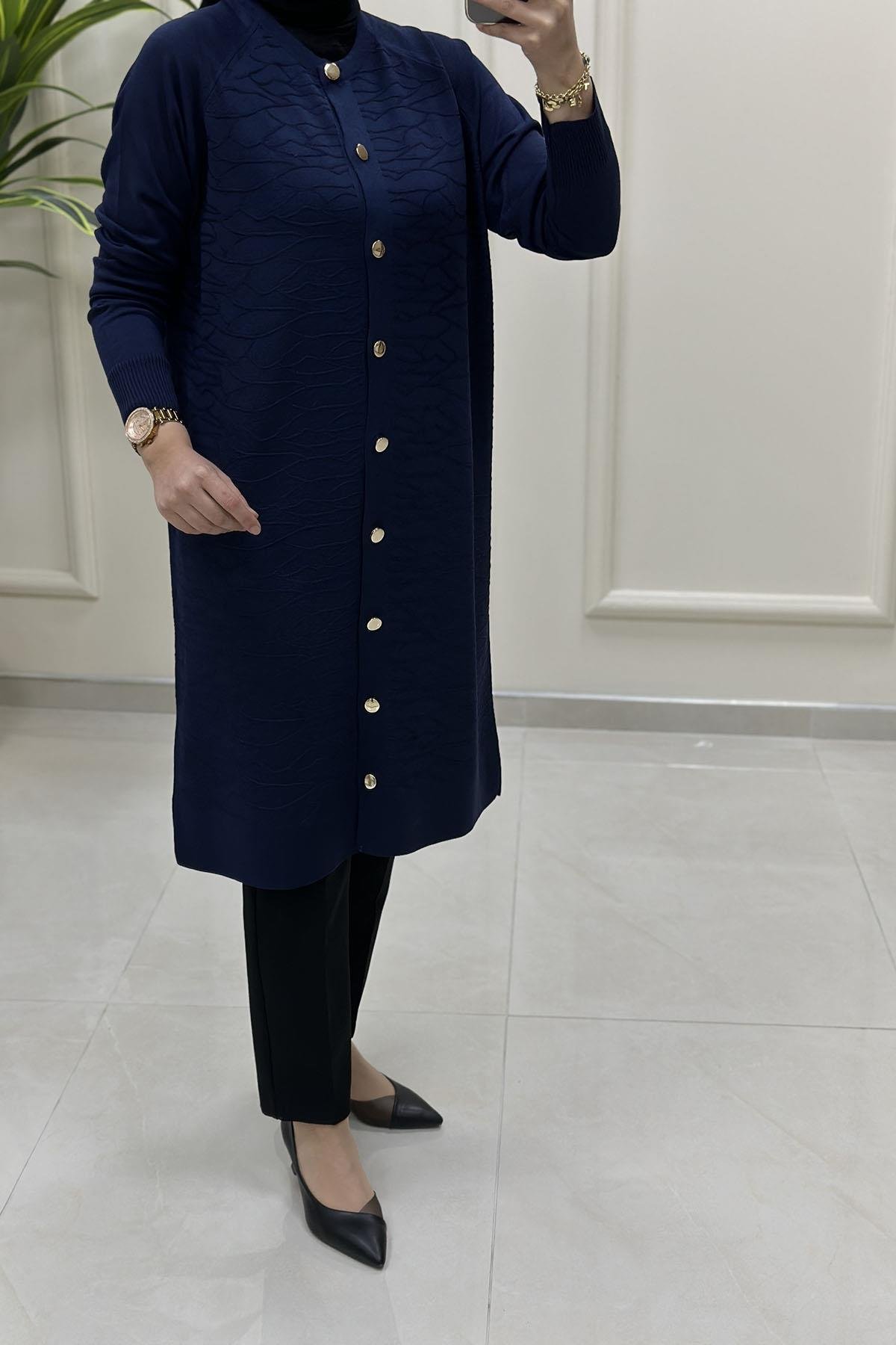 Tesettür HırkaÖnü Düğmeli Kendinden Desenli Kadın Hırka Lacivert KADO 2725306