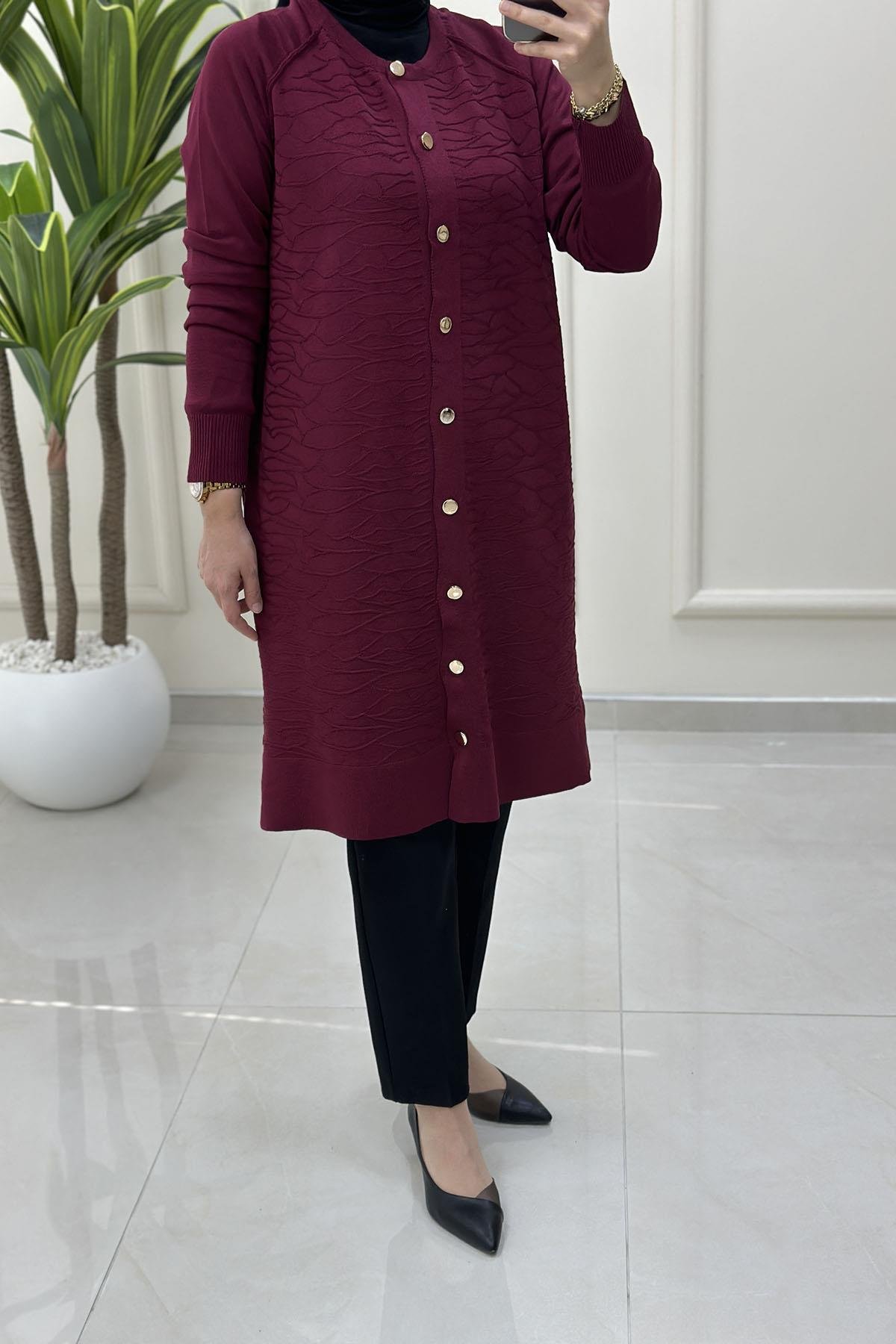 Tesettür HırkaÖnü Düğmeli Kendinden Desenli Kadın Hırka Mürdüm KADO 2725306