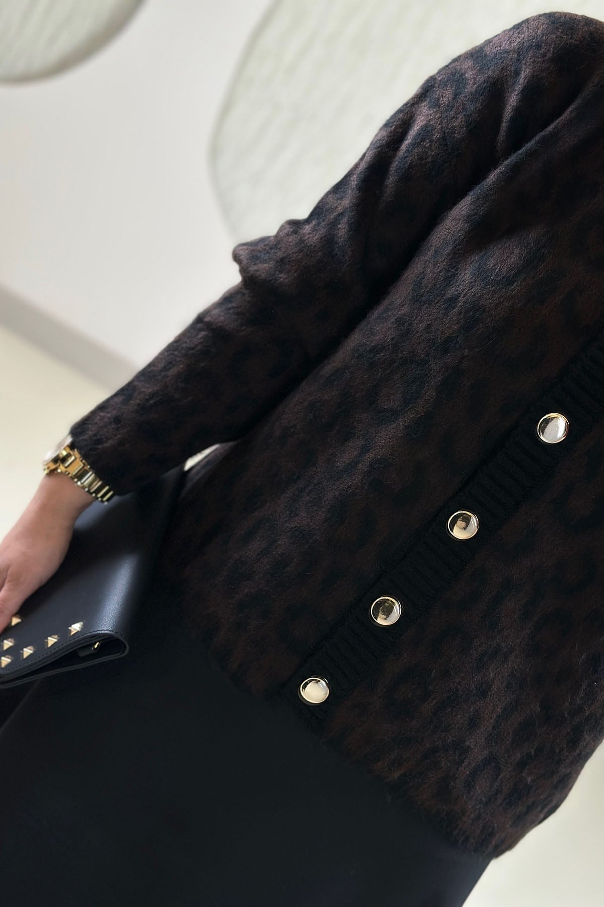Tesettür HırkaÖnü Düğmeli Leopar Desen Kadın Triko Hırka Siyah KADO 9440