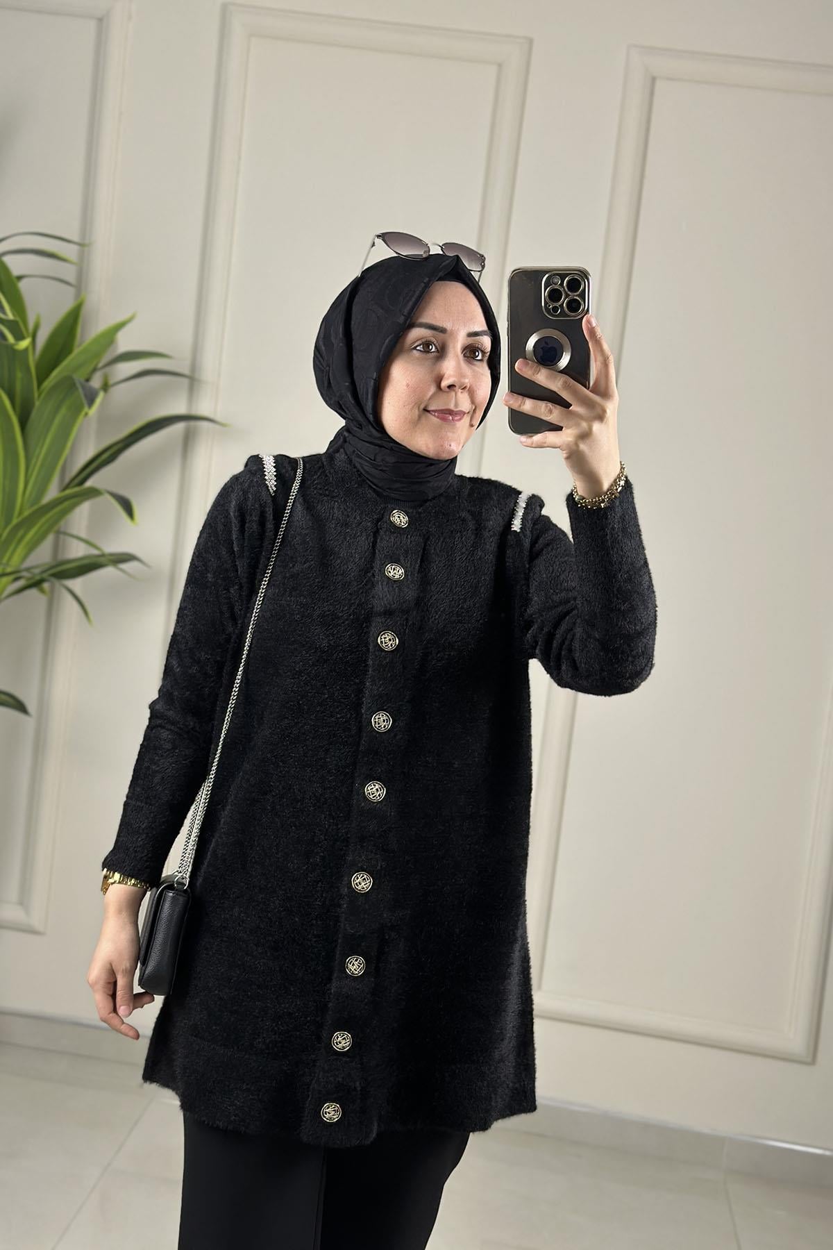 Tesettür HırkaÖnü Düğmeli Omzu Taş Detaylı Kadın Angora Hırka Siyah SFF 145402