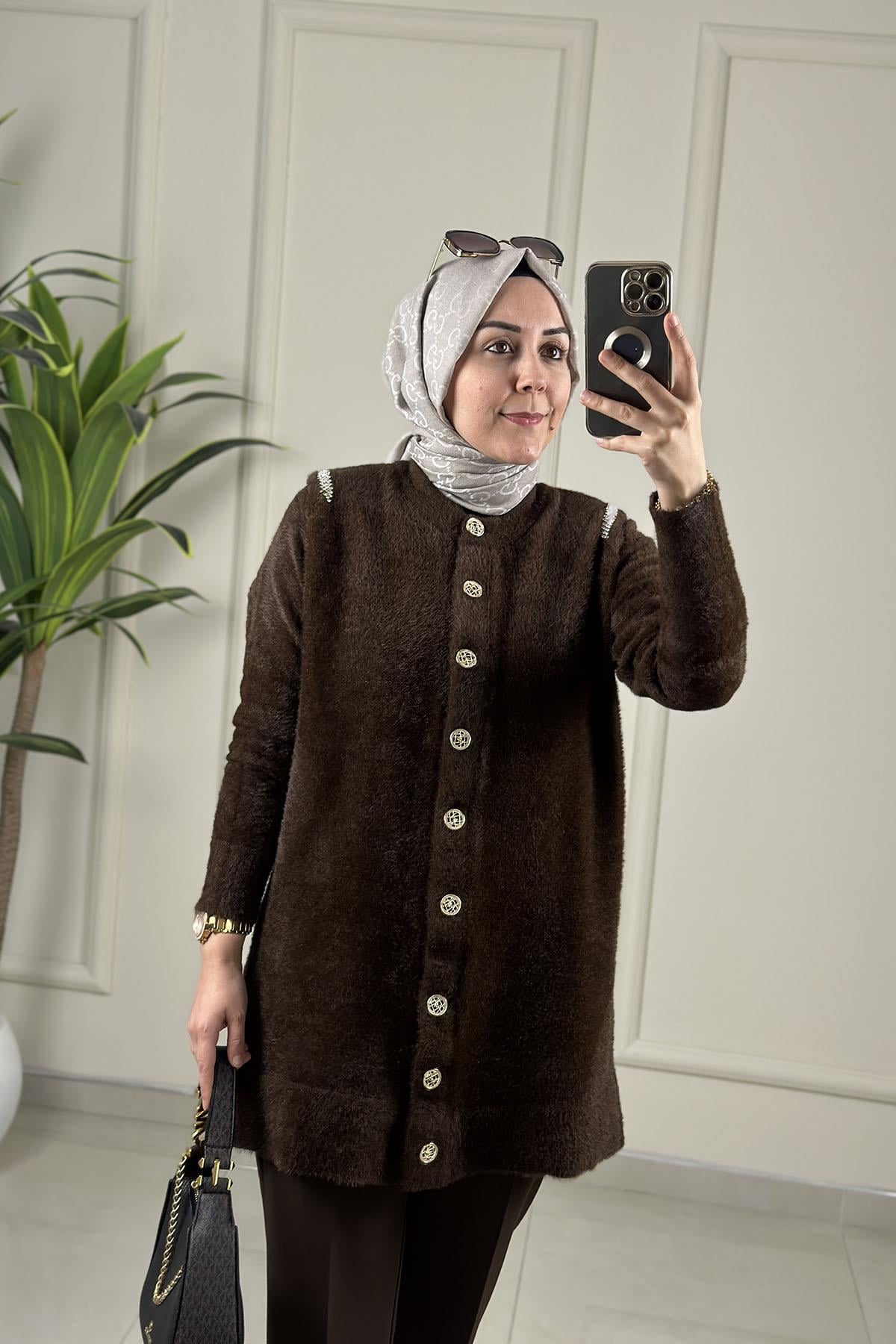 Tesettür HırkaÖnü Düğmeli Omzu Taş Detaylı Kadın Angora Hırka Kahverengi SFF 145402