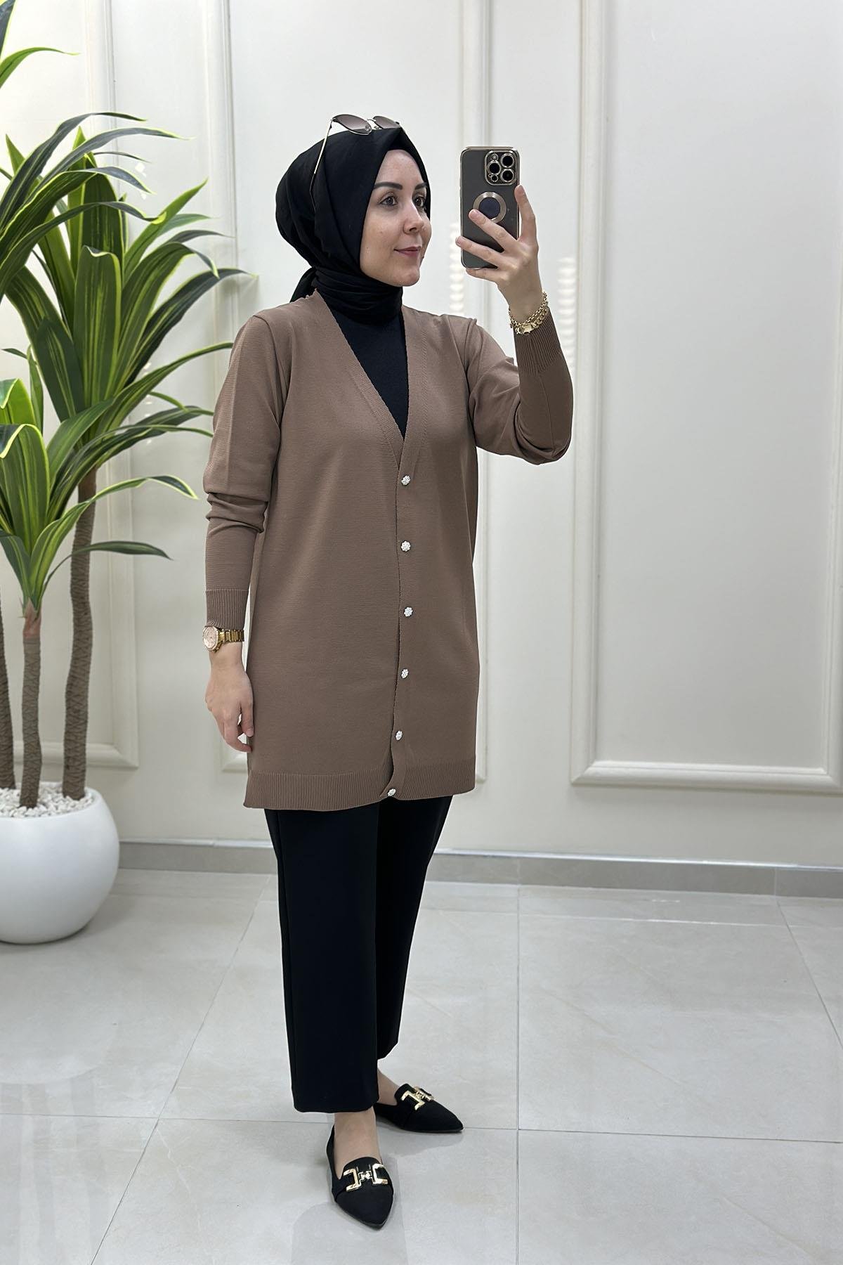 Tesettür HırkaÖnü Taş Düğmeli Kadın Triko Hırka Koyu Vizon MLH 5024