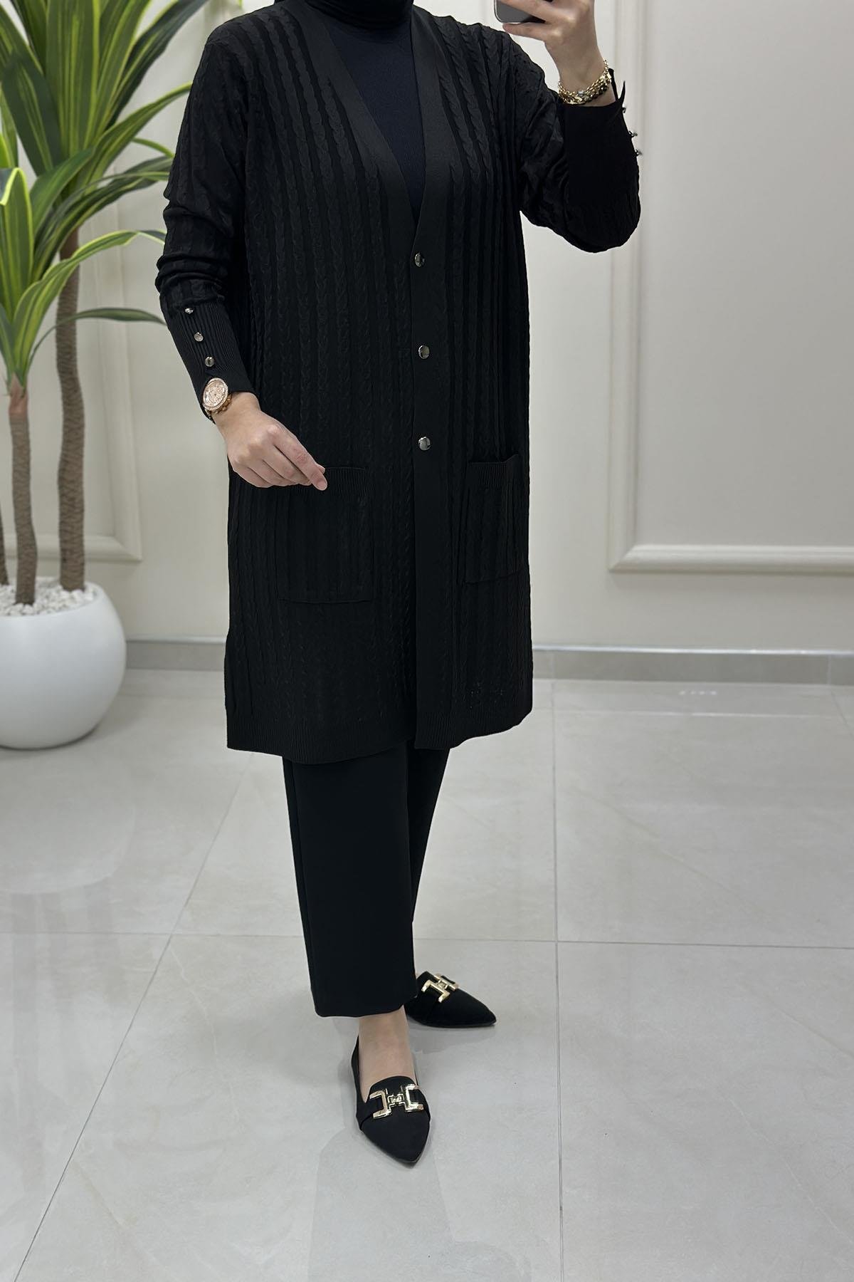 Tesettür HırkaÖrgü Desen Önü Düğmeli Cepli Kadın Triko Hırka Siyah KADO 2725036