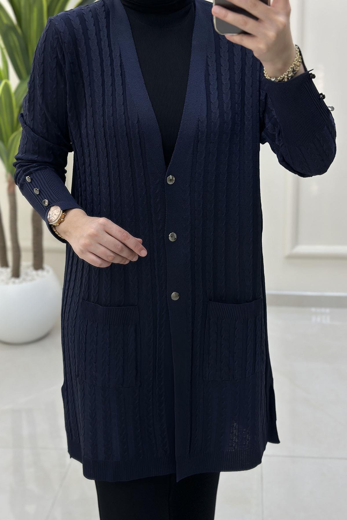 Tesettür HırkaÖrgü Desen Önü Düğmeli Cepli Kadın Triko Hırka Lacivert KADO 2725036