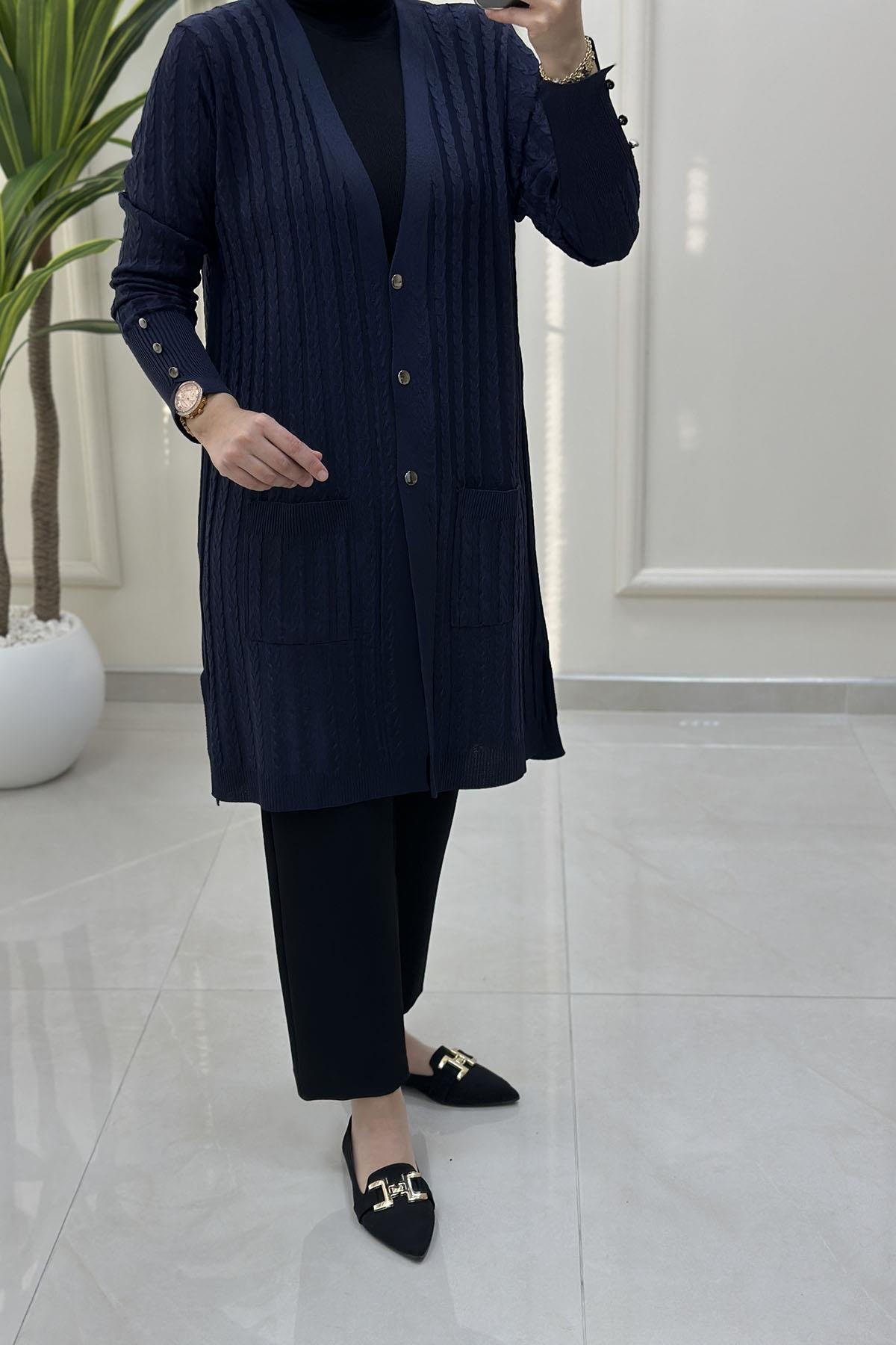 Tesettür HırkaÖrgü Desen Önü Düğmeli Cepli Kadın Triko Hırka Lacivert KADO 2725036