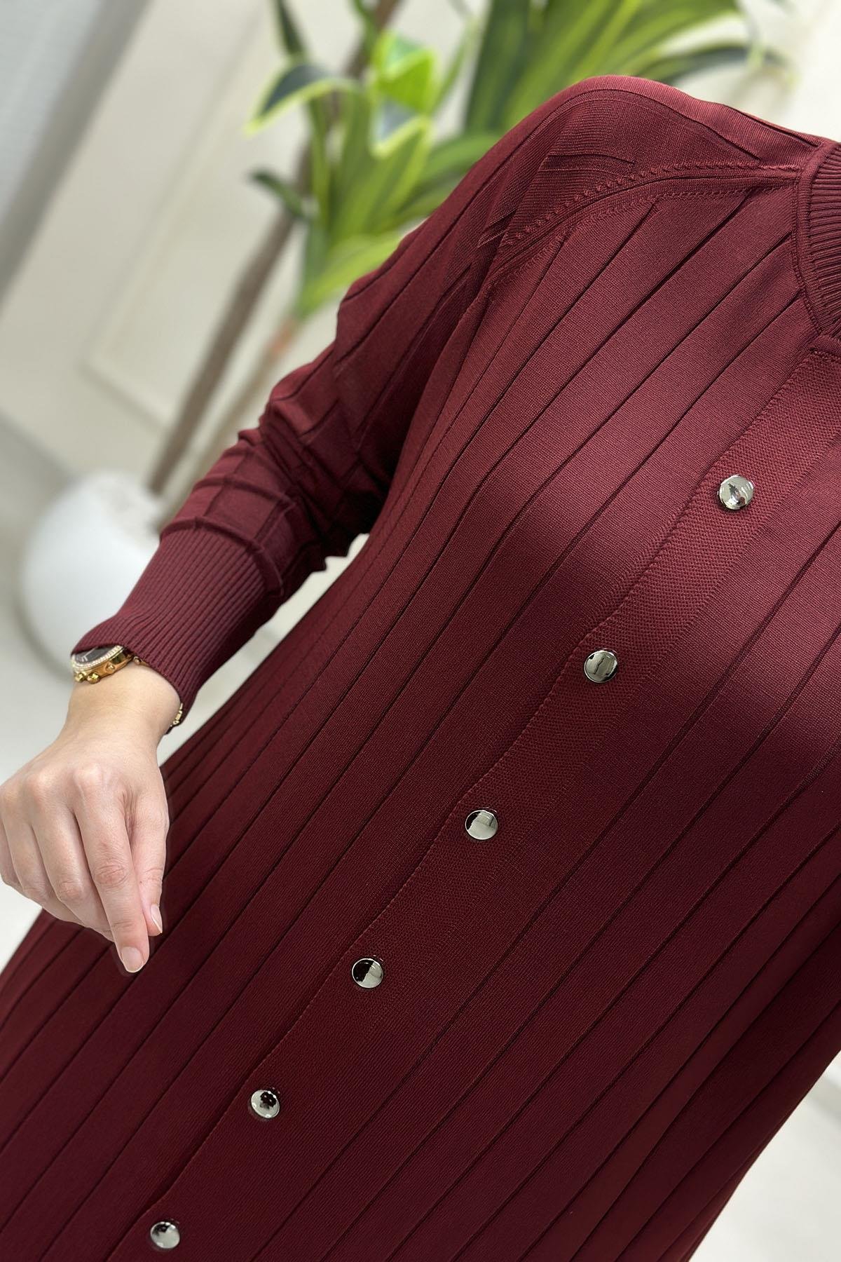 Tesettür HırkaReglan Kol Önü Düğmeli Uzun Kadın Merserize Triko Hırka Bordo KADO 2725004