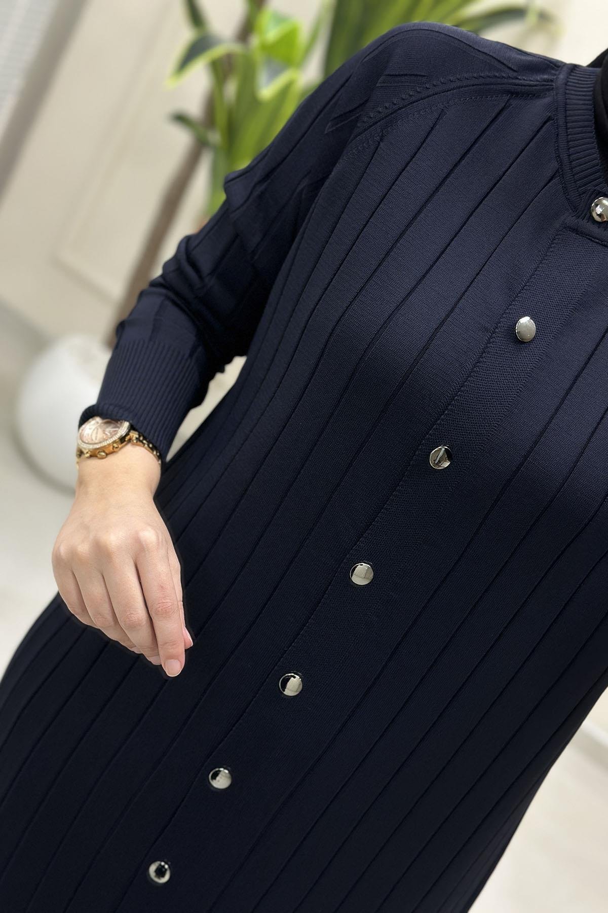 Tesettür HırkaReglan Kol Önü Düğmeli Uzun Kadın Merserize Triko Hırka Lacivert KADO 2725004