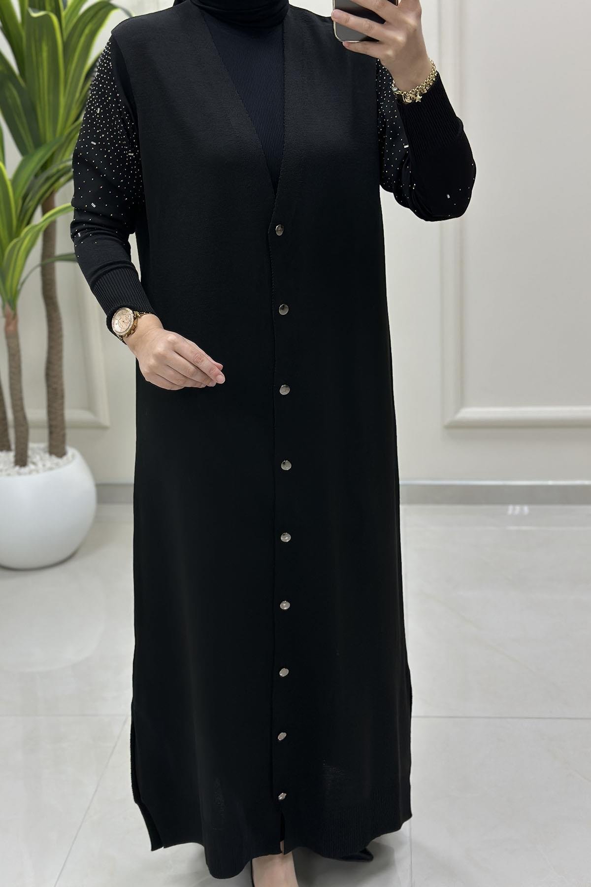 Tesettür HırkaTriko Önü Düğmeli Kolu Taş Detaylı Kadın Uzun Hırka Siyah KADO 2725003