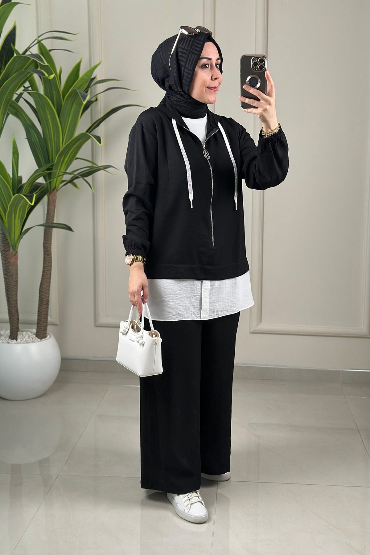 Tesettür İkili TakımArmine Trend Kapüşonlu Fermuarlı Tunik ve Pantolon Kadın İkili Takım Siyah ARM 6146