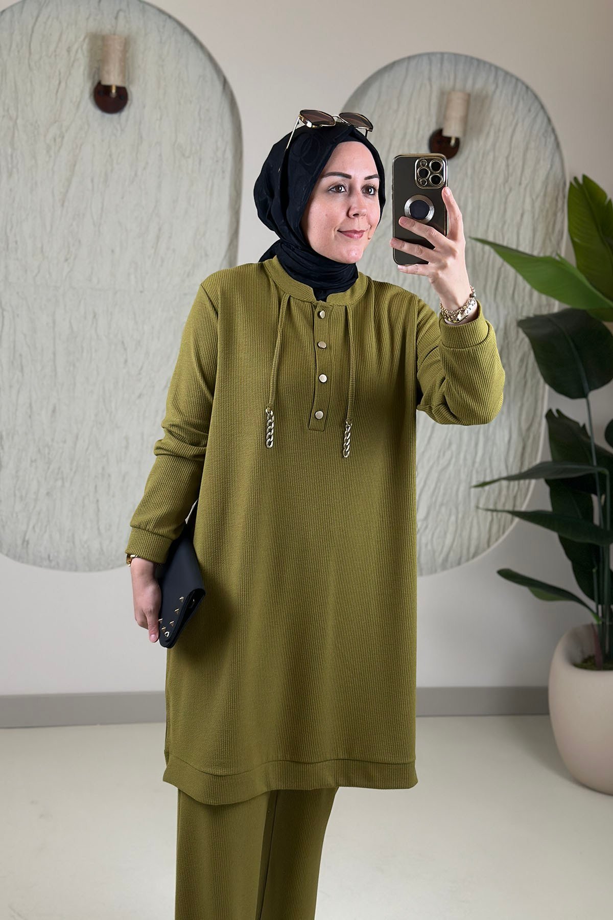 Tesettür İkili TakımFitilli Likralı Örme Tunik ve Pantolon Kadın İkili Takım Yağ Yeşili KADO 257622