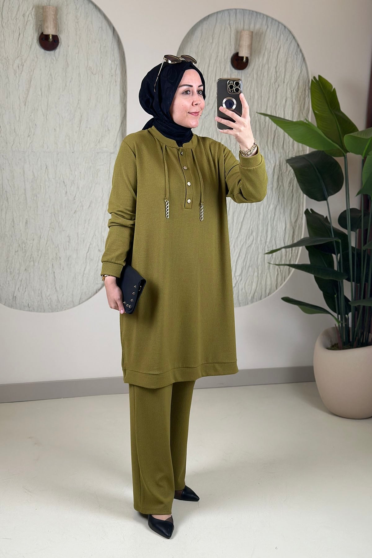 Tesettür İkili TakımFitilli Likralı Örme Tunik ve Pantolon Kadın İkili Takım Yağ Yeşili KADO 257622