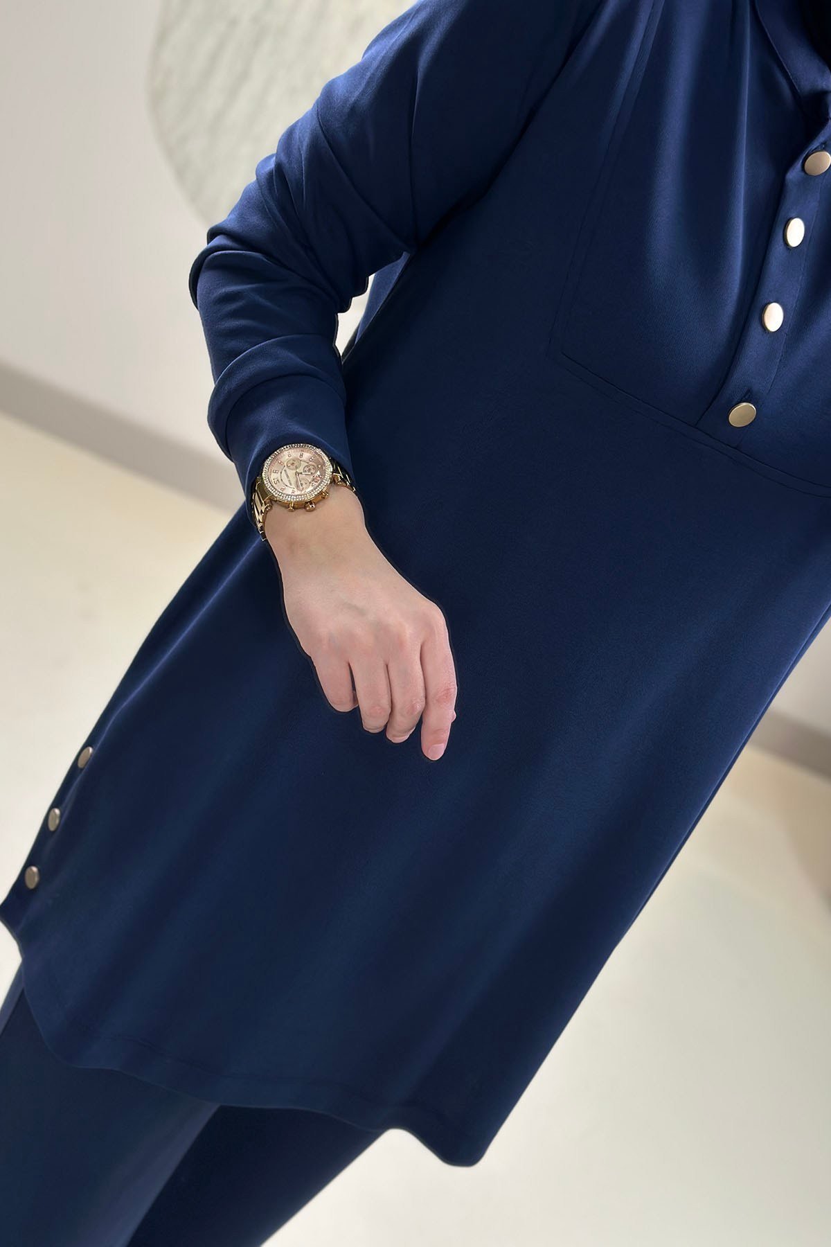 Tesettür İkili TakımÖnü ve Yanı Düğmeli Tunik ve Pantolon Kadın İkili Takım Lacivert KADO 257059 