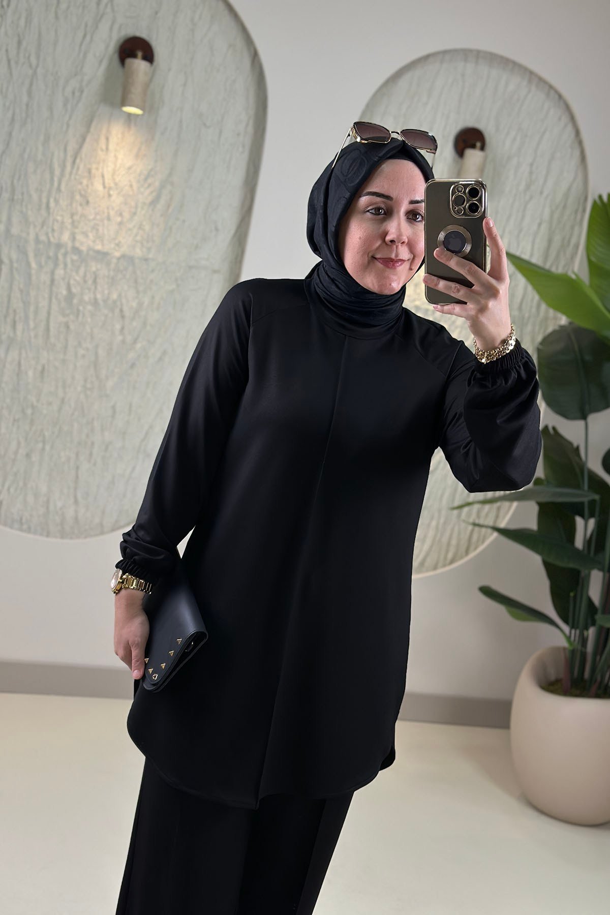 Tesettür İkili TakımReglan Kol Önü Dikiş Detaylı Tunik ve Pantolon Kadın İkili Takım Siyah KADO 268782