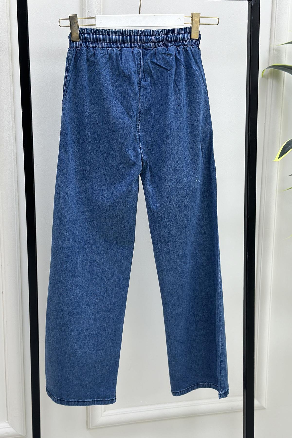 Tesettür PantolonBeli Lastikli Cepli Bol Paça Kadın Kot Pantolon Açık Mavi MP 2657