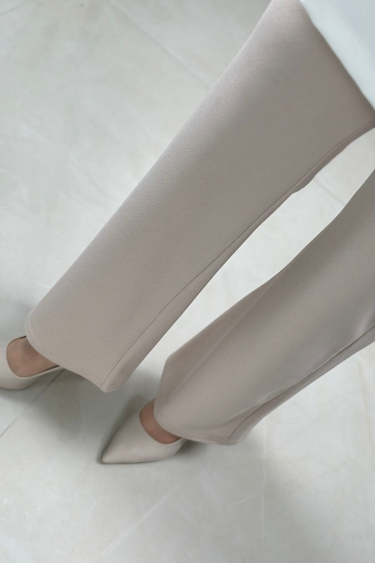 Tesettür PantolonBeli Lastikli Likralı Kadın Pantolon Taş AVZ 2602