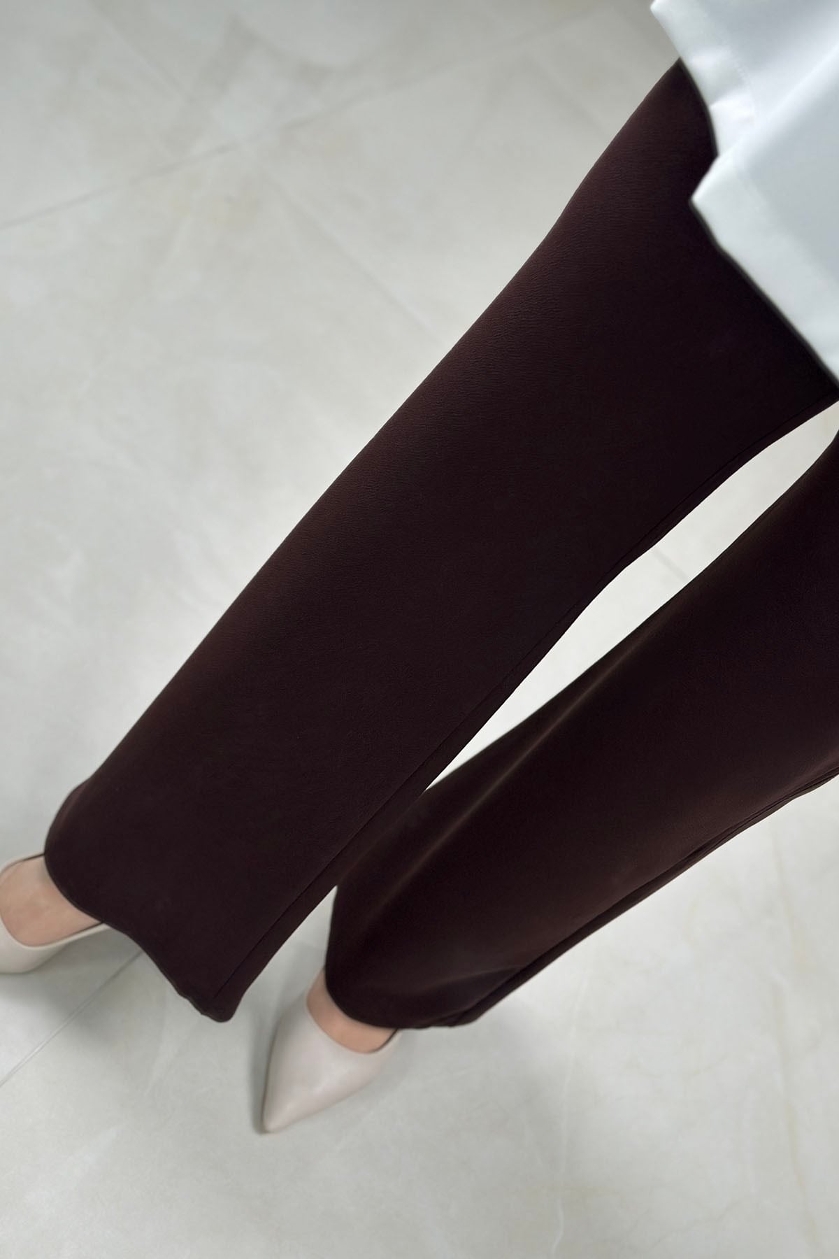 Tesettür PantolonBeli Lastikli Likralı Kadın Pantolon Kahverengi AVZ 2602