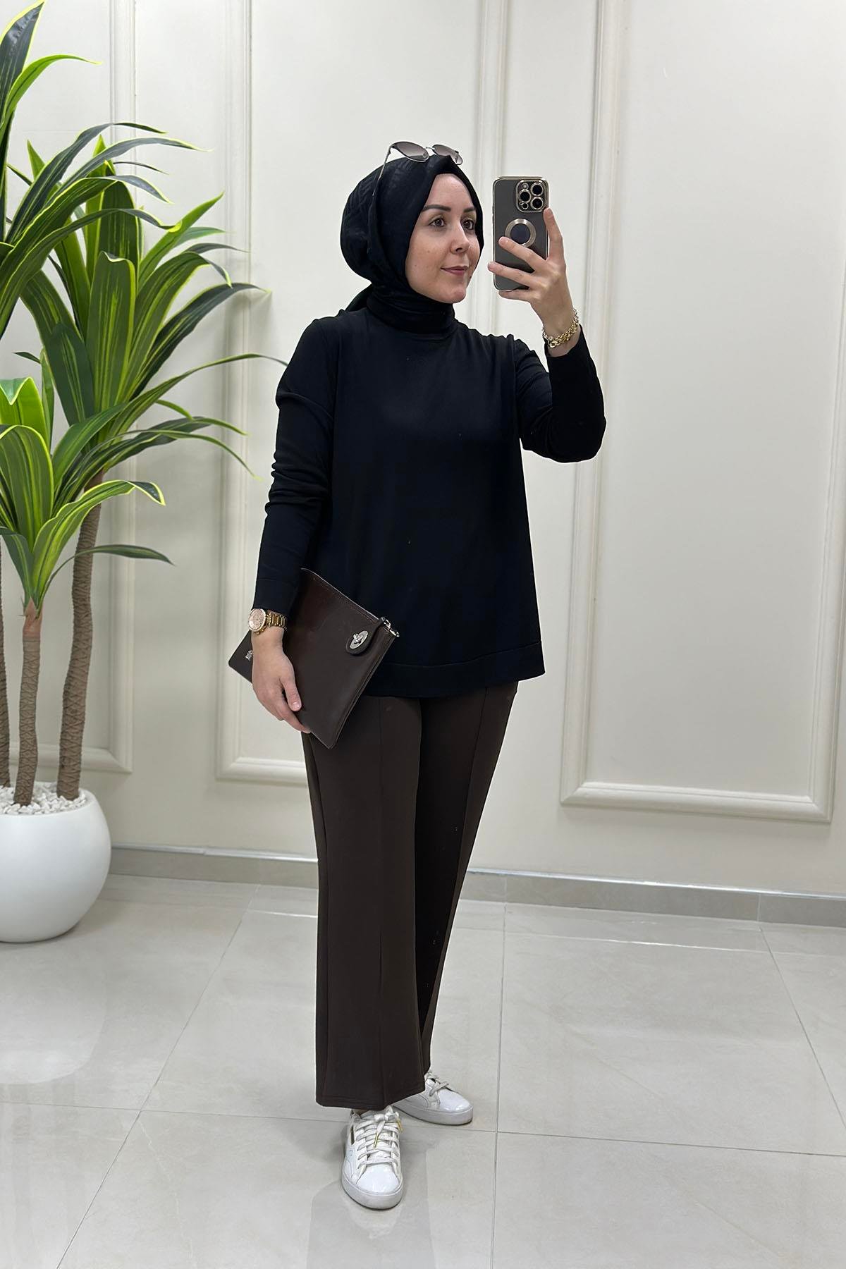 Tesettür PantolonBeli Lastikli Önü Nervürlü Cepli Scuba Pantolon Kahverengi AVZ 2601